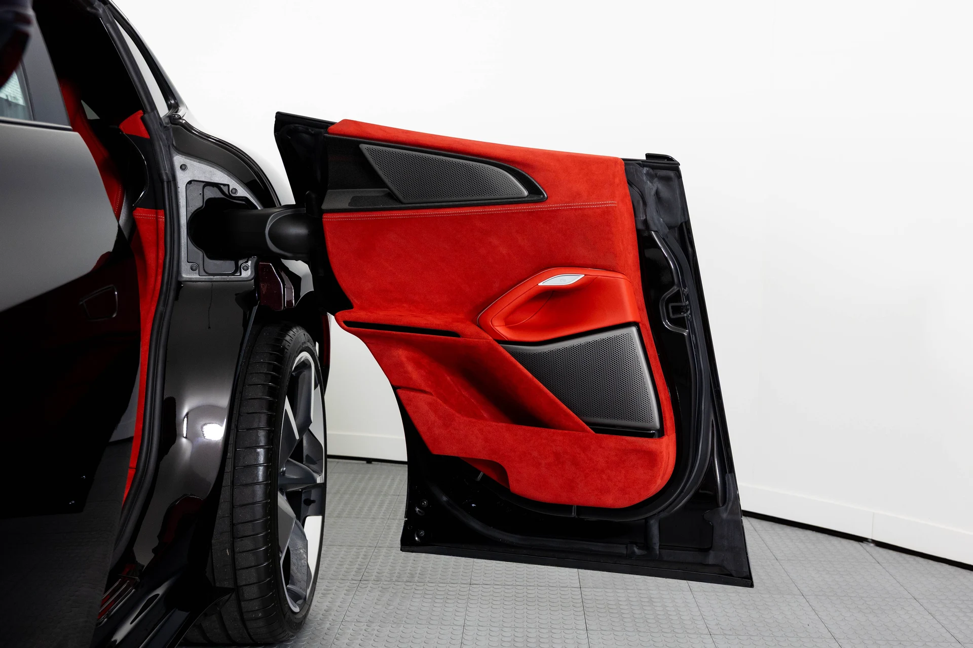 mph059_1100831526_6045aa8055750d231df25205b14ef85f_9f73839027