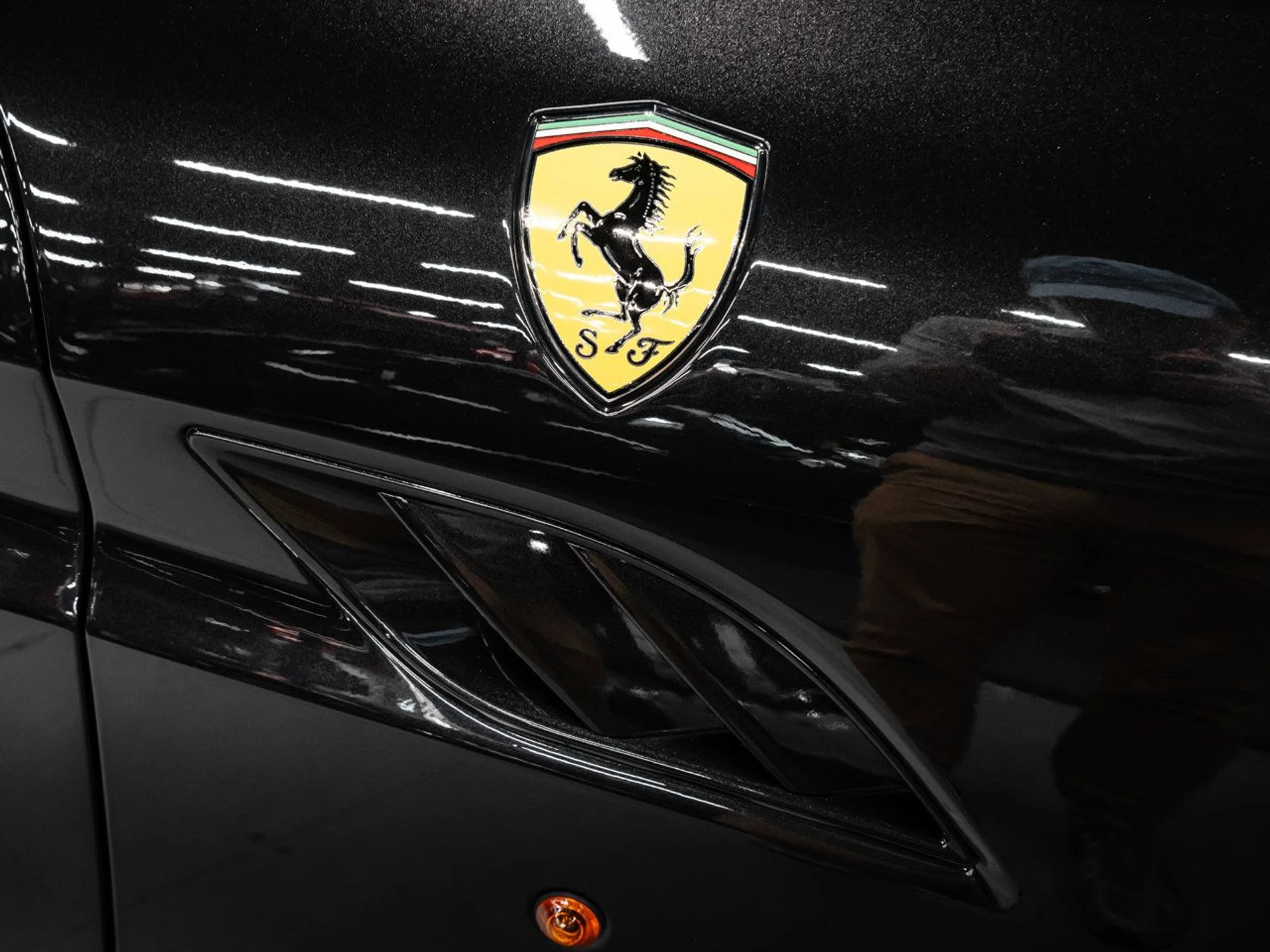 mph059_1108268717_ferrari_california_2011_4793a65d6a