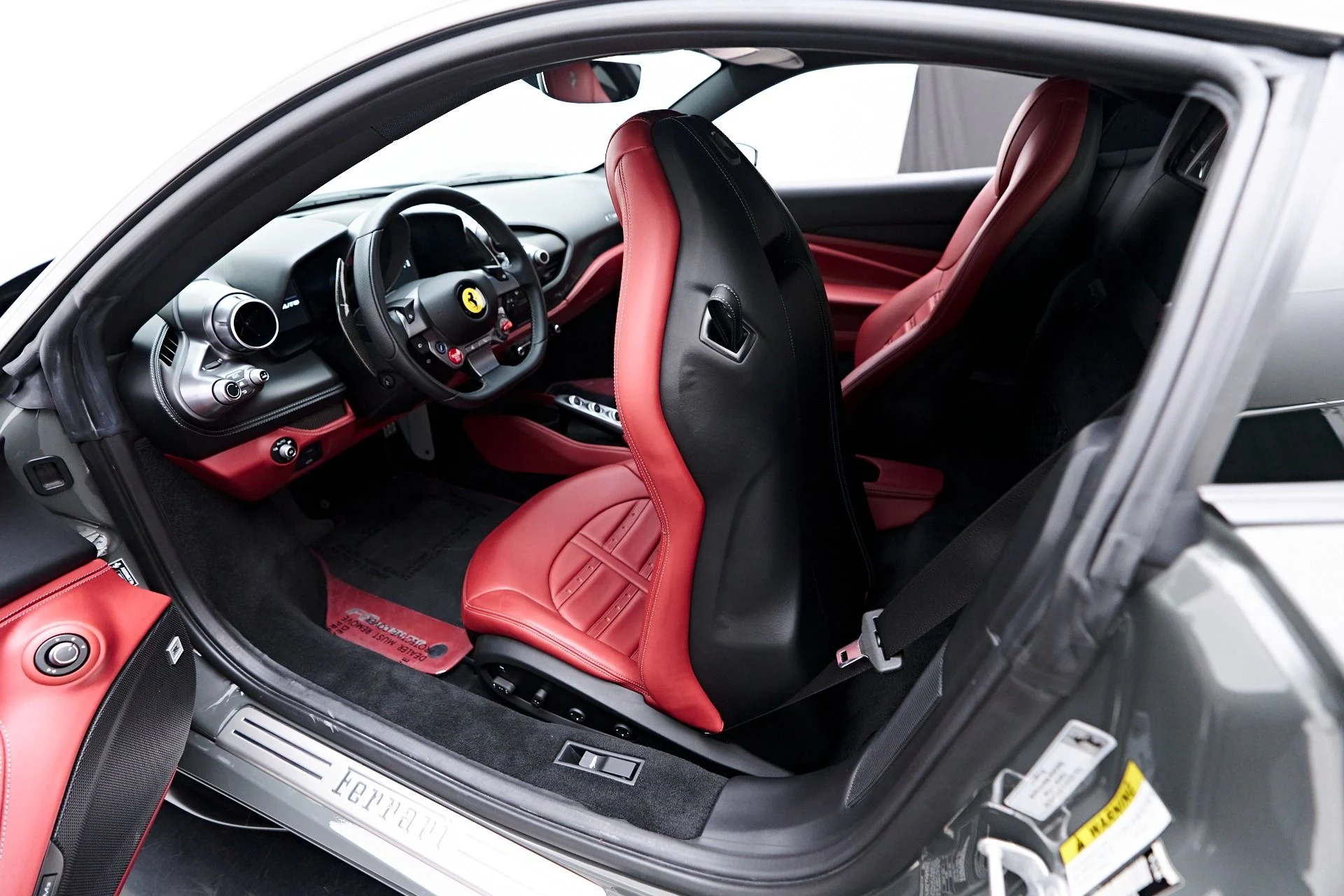 mph059_1121449790_Used_2022_Ferrari_F8_Tributo_Base_1754445806_be01dc091f