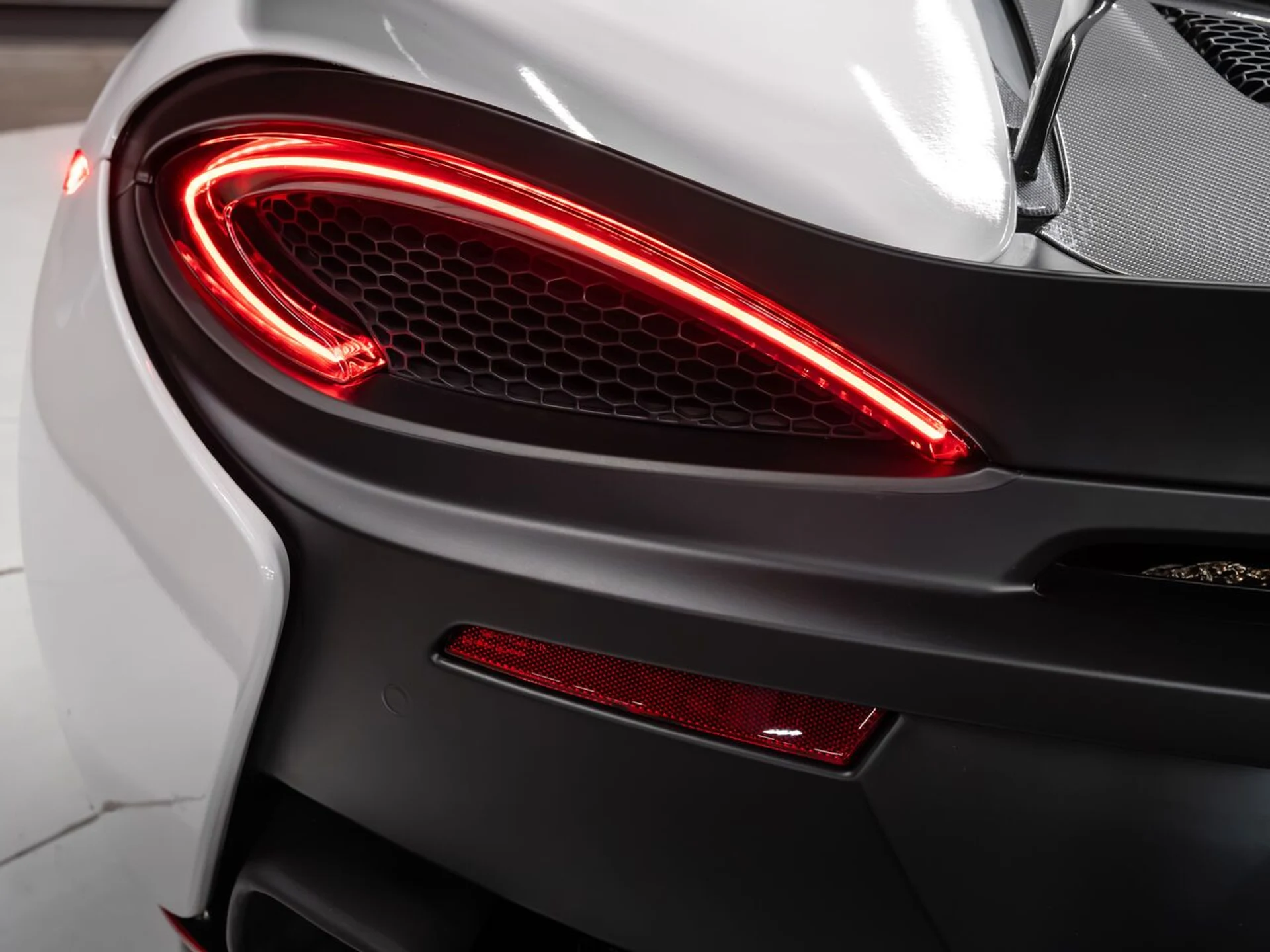 mph059_1144660460_mclaren_570s_2017_f5206cfa0c