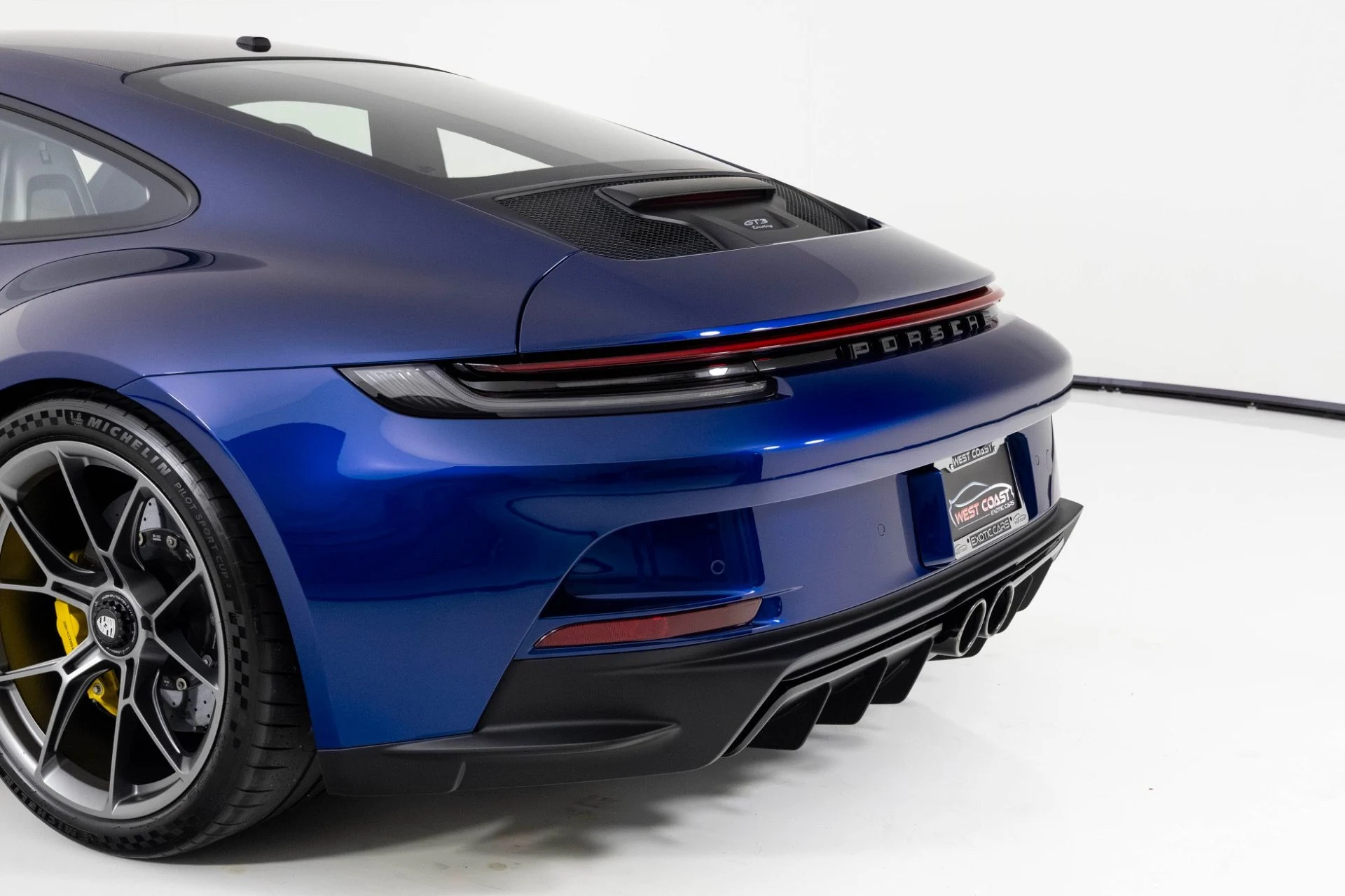 mph059_1148861404_Used_2022_Porsche_911_GT_3_Touring_1764706411_9ad509d3c0