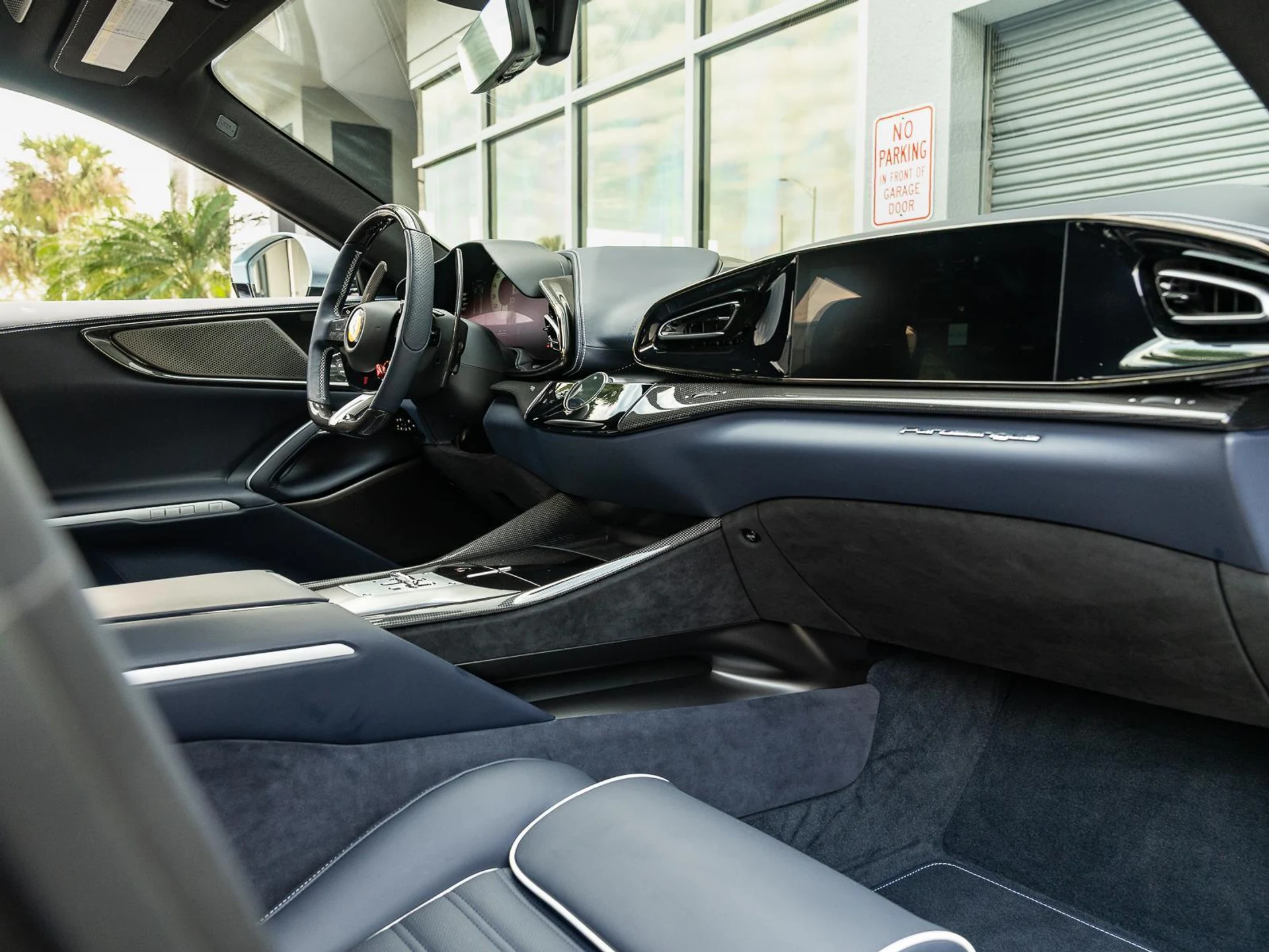 mph059_1176954524_Used_2025_Ferrari_Purosangue_AWD_1768385495_74808cb070