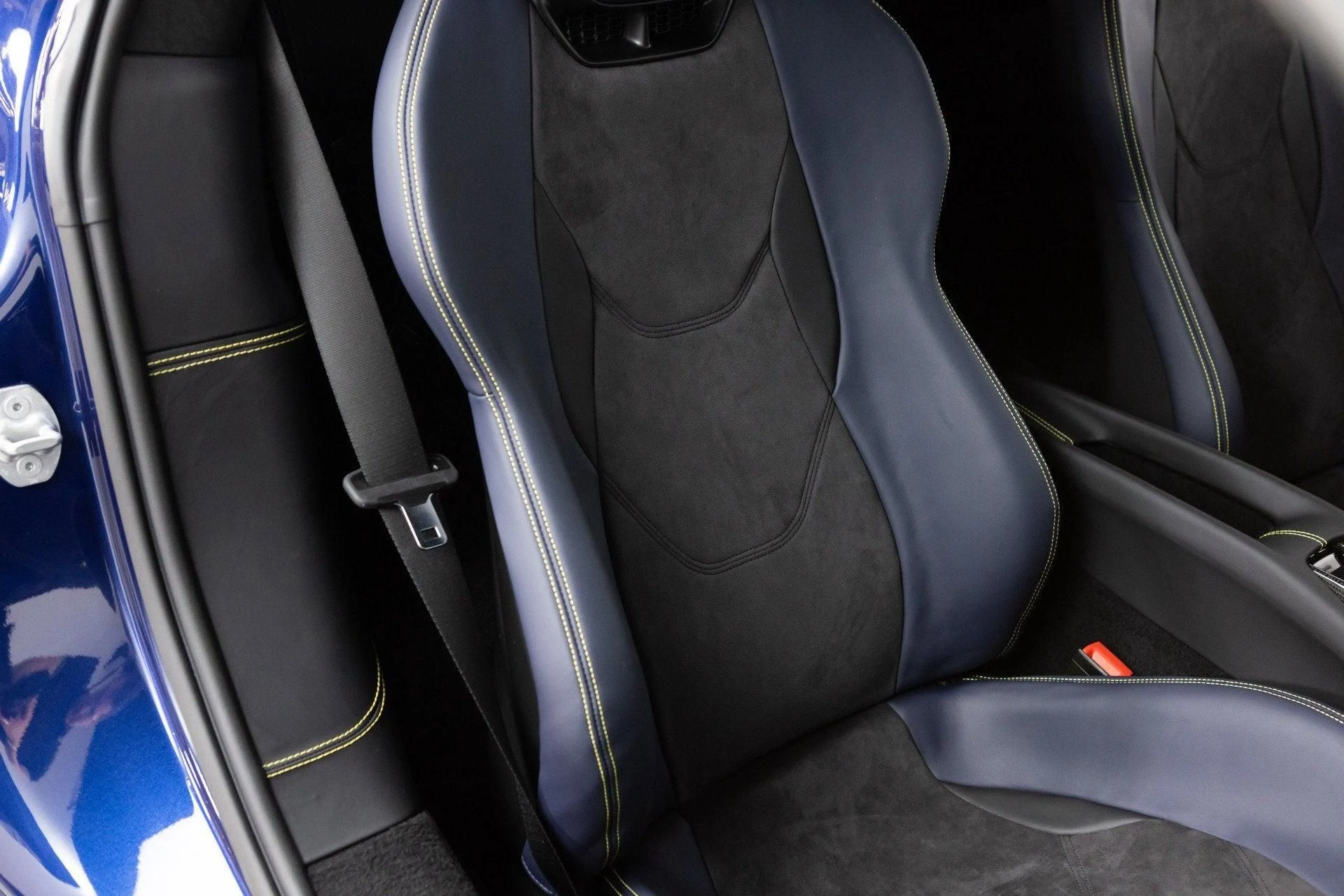 mph059_1208845783_Used_2025_Ferrari_296_GTB_1777349759_4ce4790c92