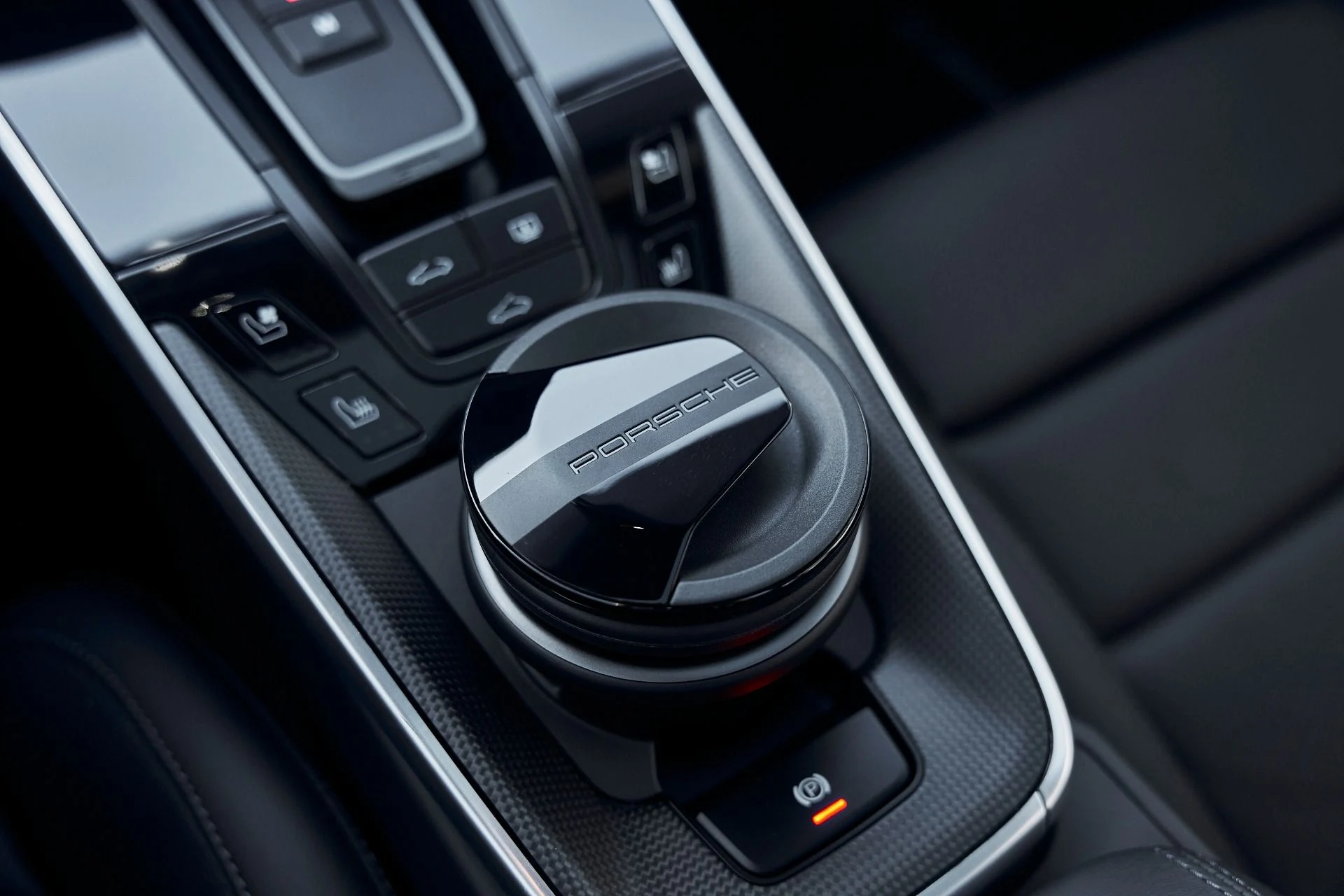 mph059_1245082514_Used_2024_Porsche_911_Turbo_1770087264_2719c25eb1