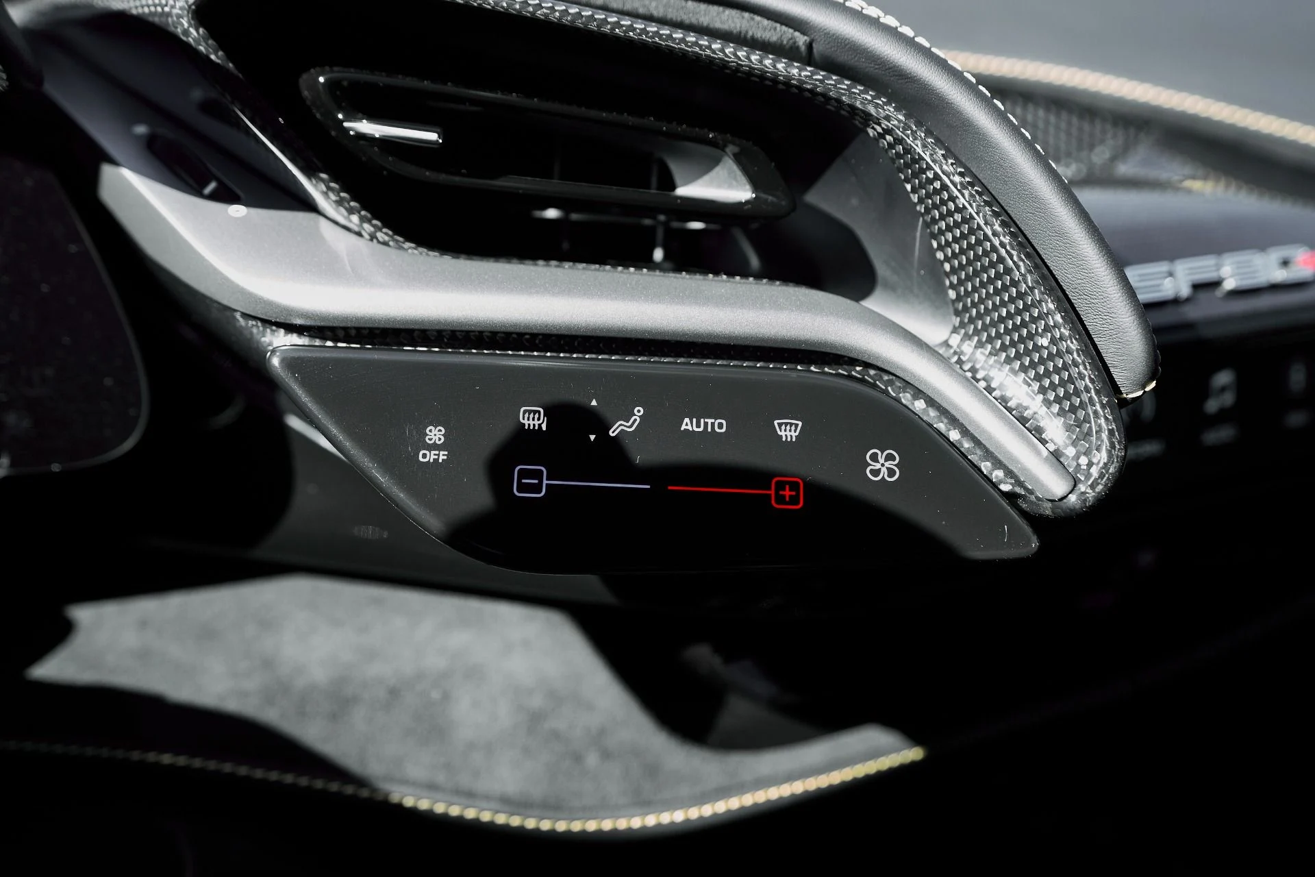 mph059_1249550478_Used_2022_Ferrari_SF_90_Stradale_Base_1762462444_82c8cdc50d