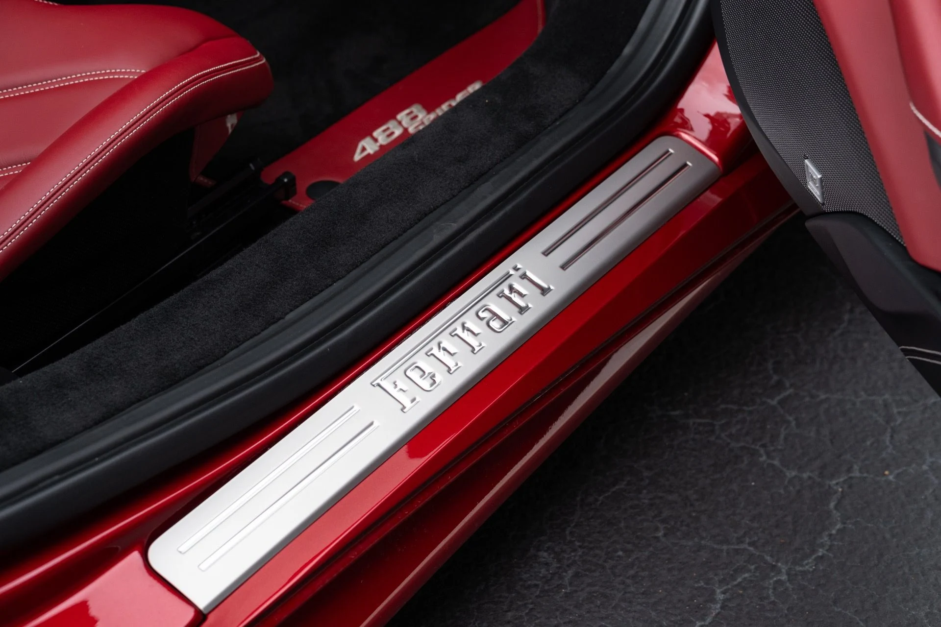 mph059_1289983191_Used_2019_Ferrari_488_Spider_1775191642_980c9b0997