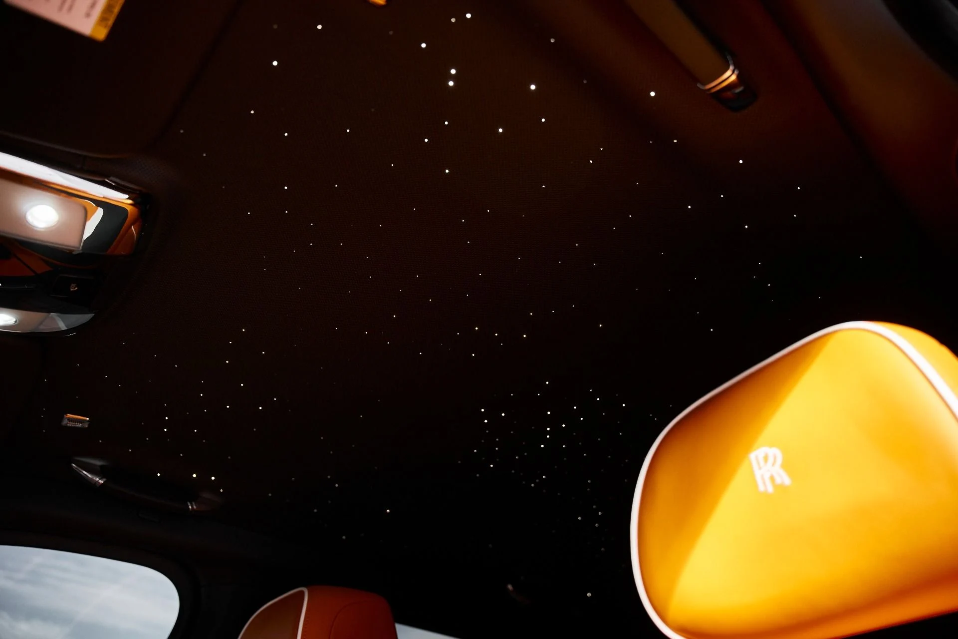 mph059_1300661773_Used_2025_Rolls_Royce_Cullinan_Base_1770950923_525839639a