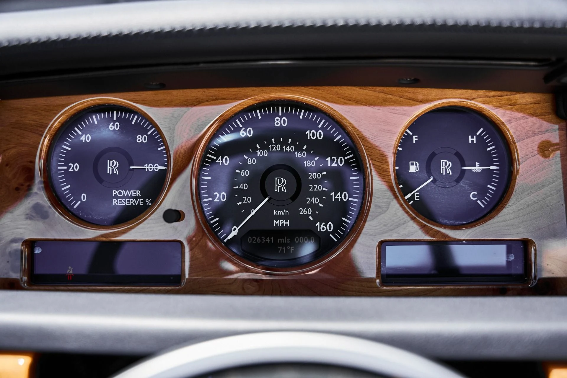 mph059_1329314228_Used_2009_Rolls_Royce_Phantom_Drophead_Coupe_Base_1779209723_8d8d8dbb73