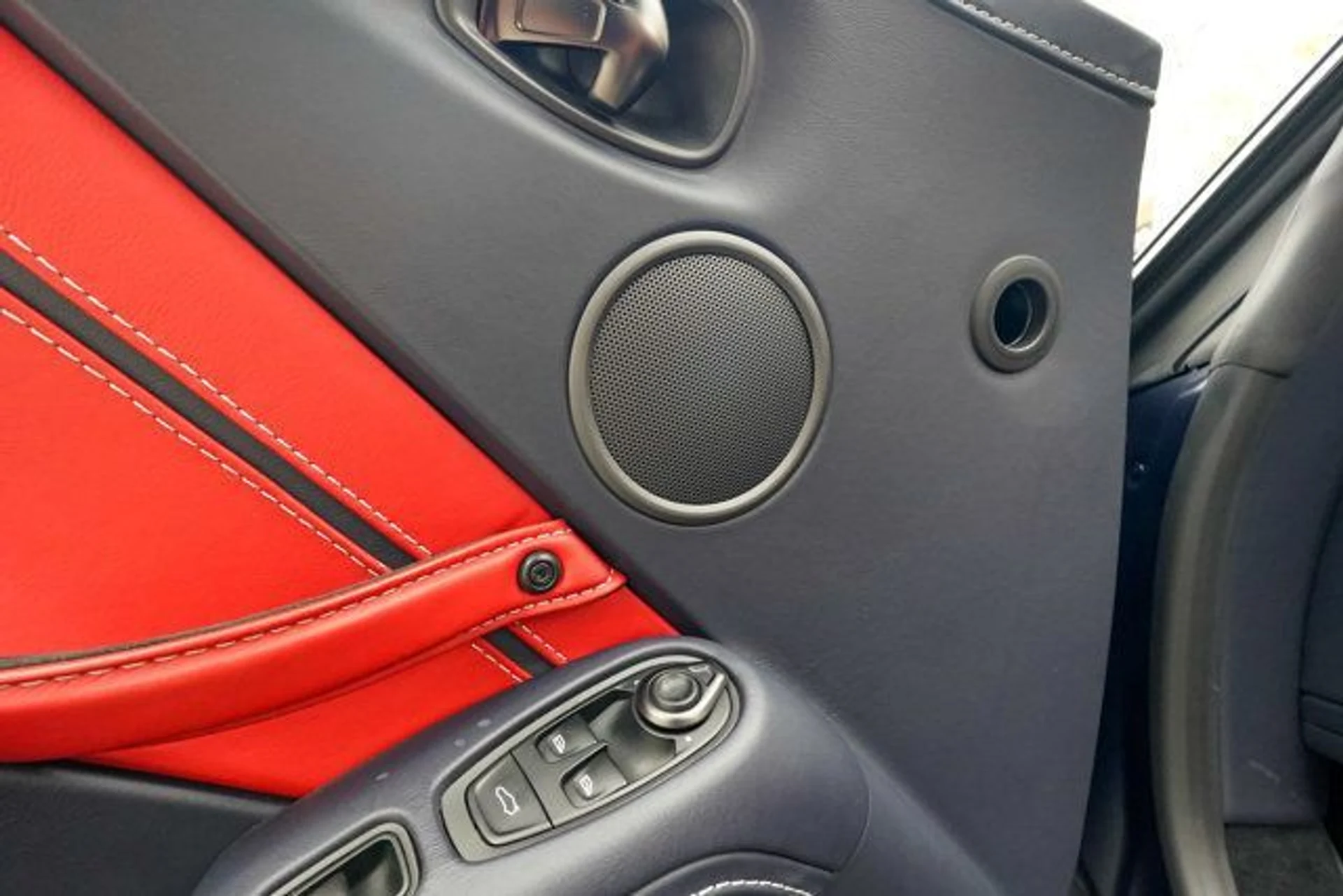 mph059_1337164021_22999094_60_640_16ec08f68a