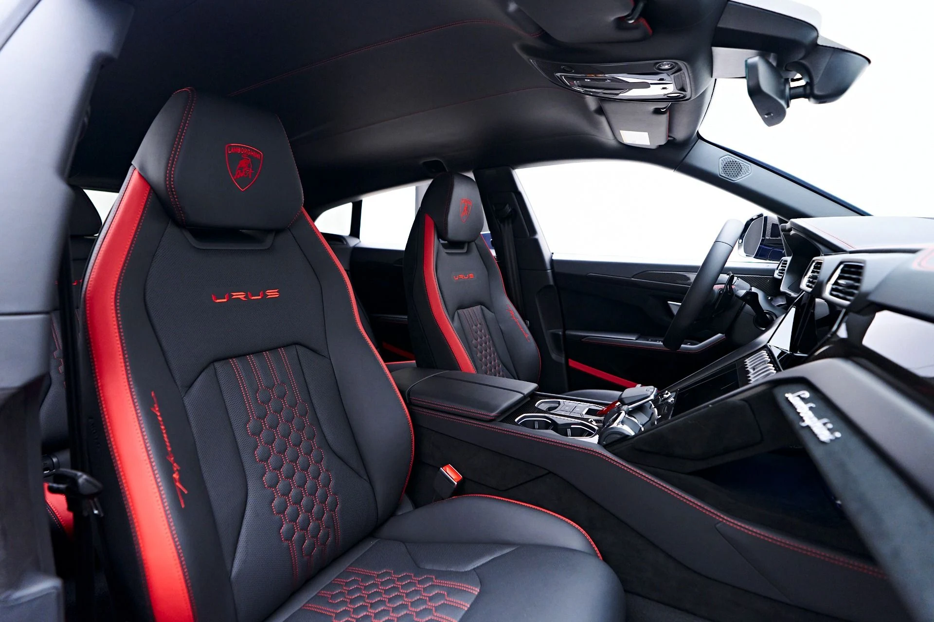 mph059_1342694352_Used_2024_Lamborghini_Urus_Performante_1751408326_33f7f600fe