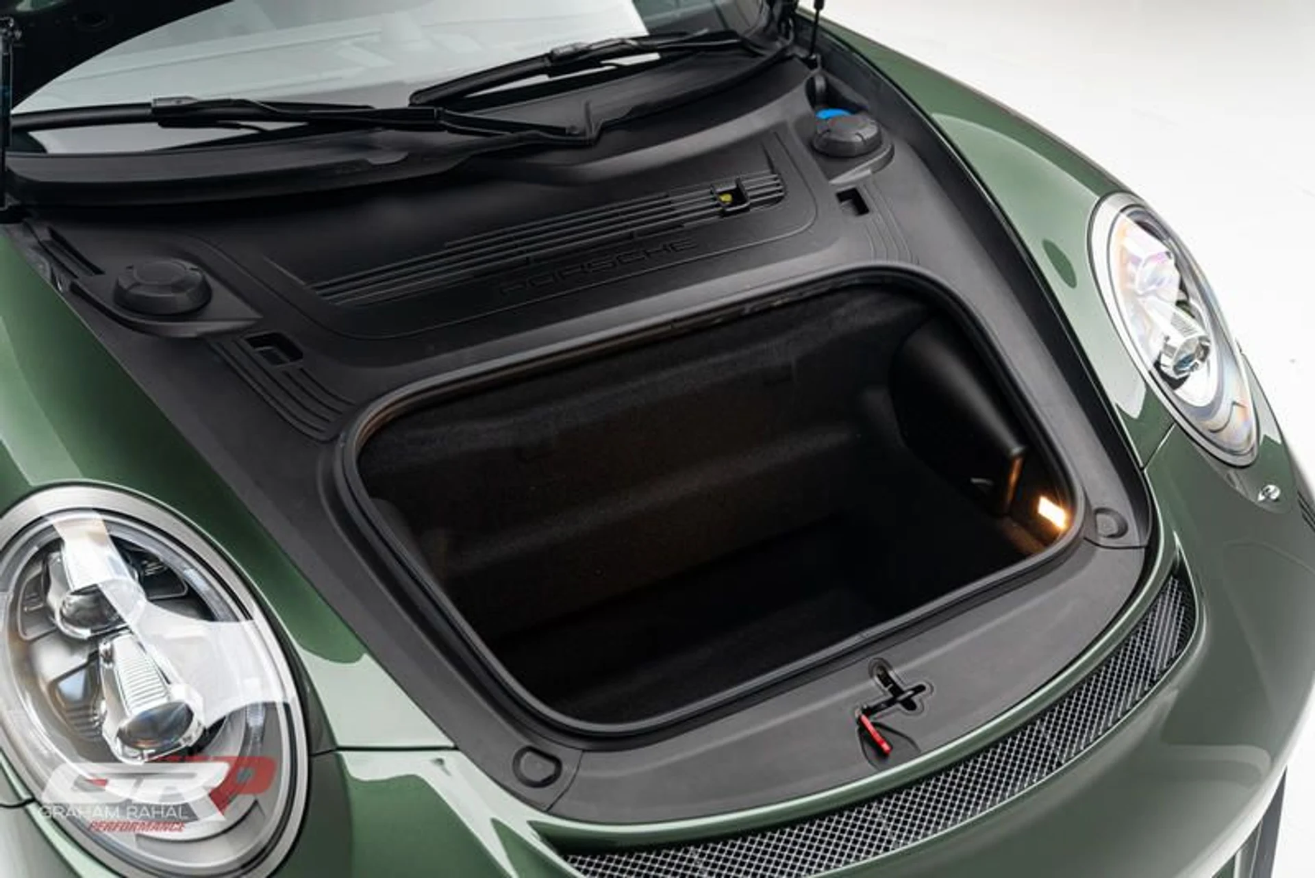 mph059_1360163633_3_E2071_BD_561_D_40_B8_8_BEC_5316462_D28_D3_a568c9fc1a