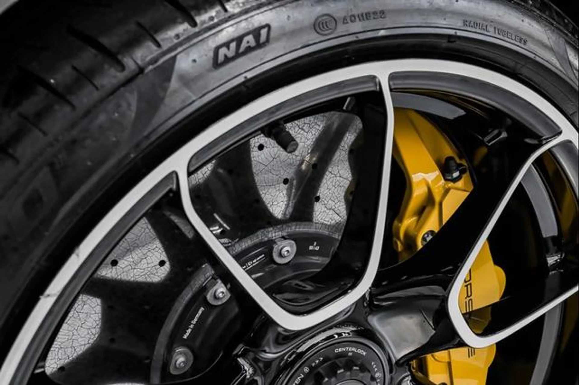 mph059_1444646639_k_Mv75w7tyrq_Ml4_Z_Bn_Aai_HP_Yt9_AU_5eae90336f