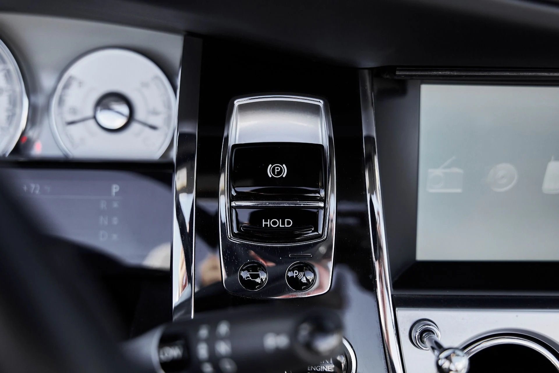 mph059_1461980180_Used_2016_Rolls_Royce_Dawn_Base_1770086774_c11303e781