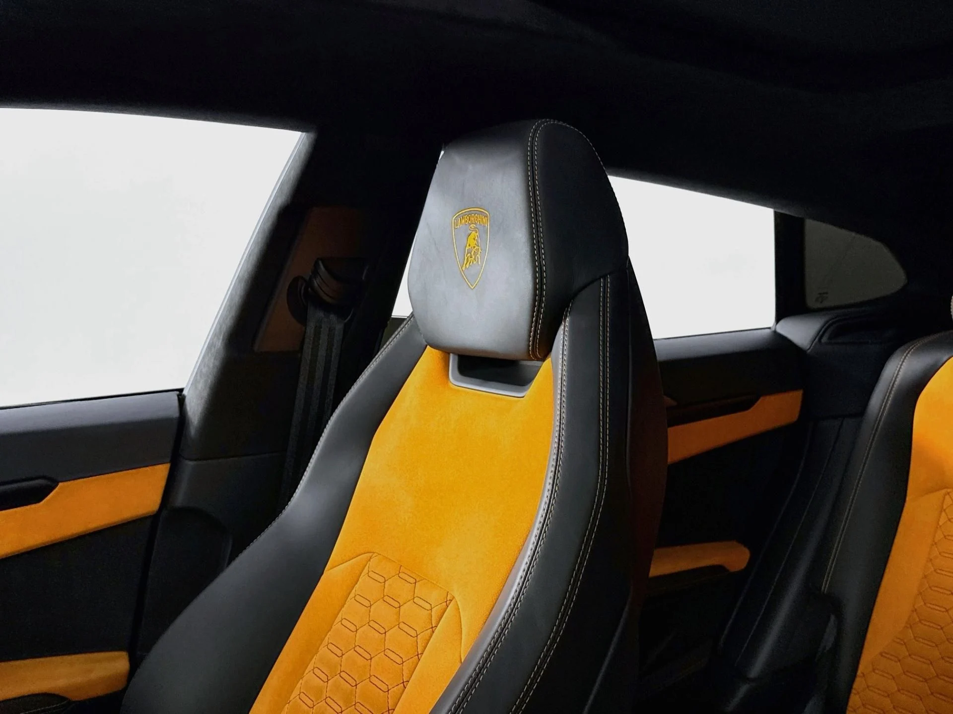 mph059_1462585847_Used_2022_Lamborghini_Urus_1786408610_2a80ae1ae2