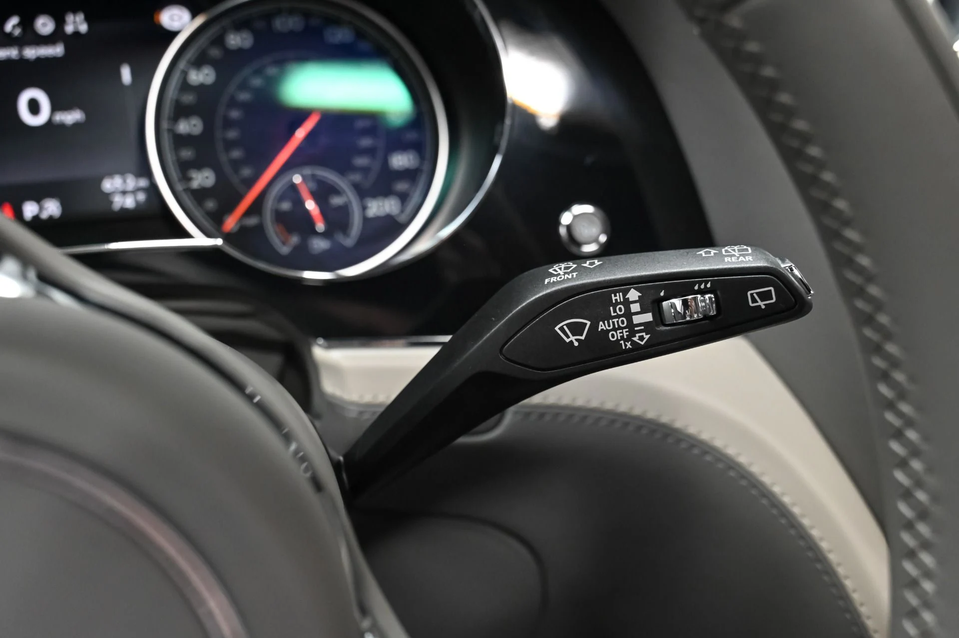 mph059_1492289258_Used_2018_Bentley_Bentayga_Mulliner_1757711699_d0f3a2a9b9