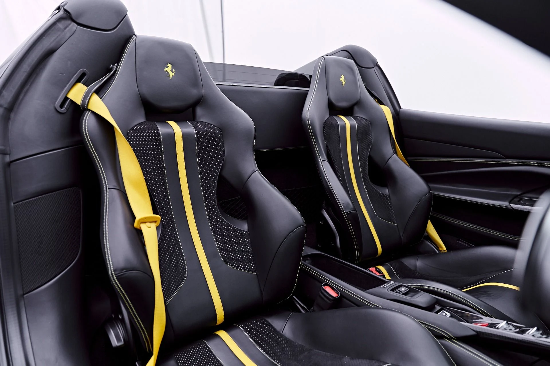 mph059_151136946_Used_2023_Ferrari_F8_Spider_Base_1783649180_f8931051e8