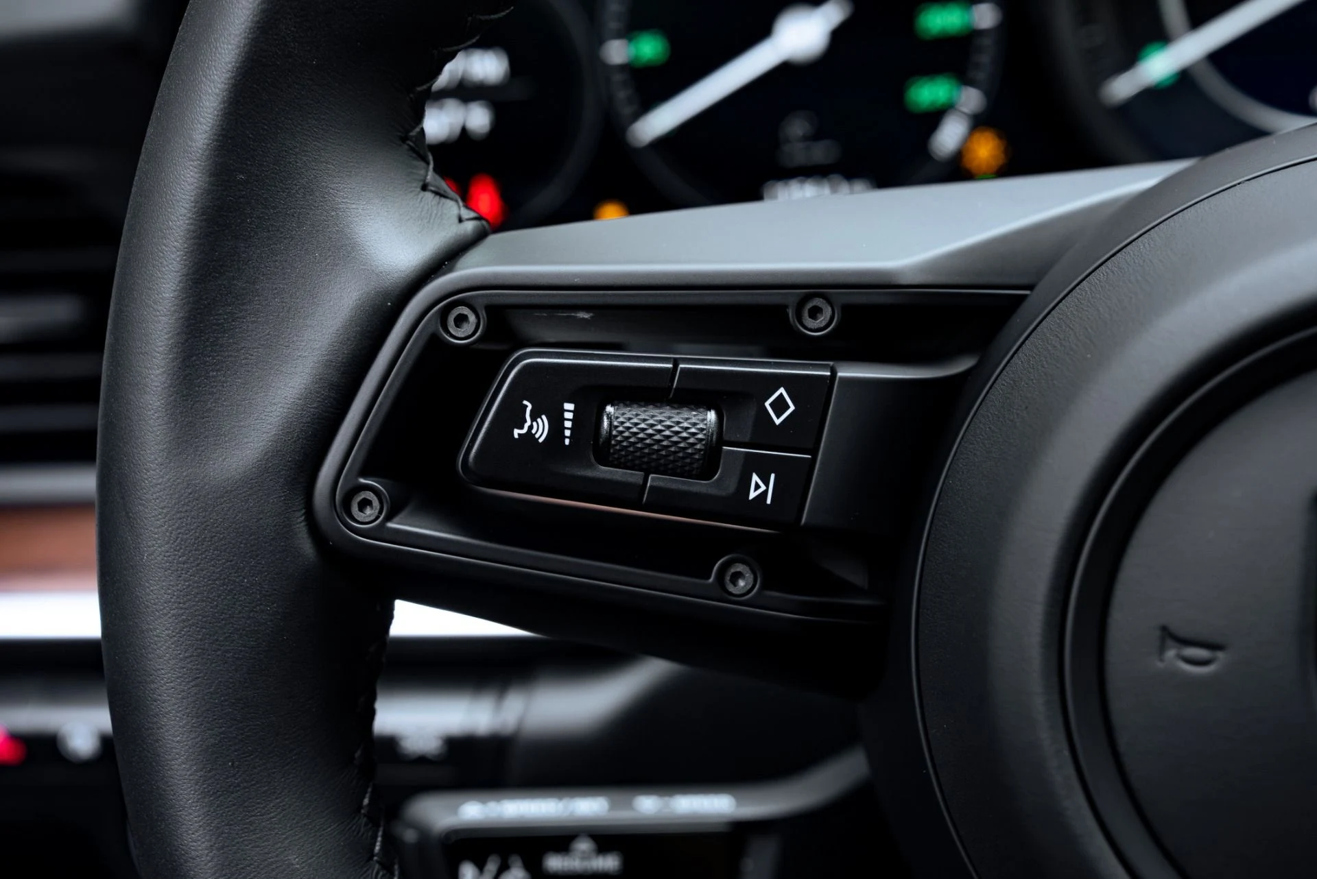 mph059_151970443_Used_2023_Porsche_911_Sport_Classic_1776441930_2dae1ddbc9