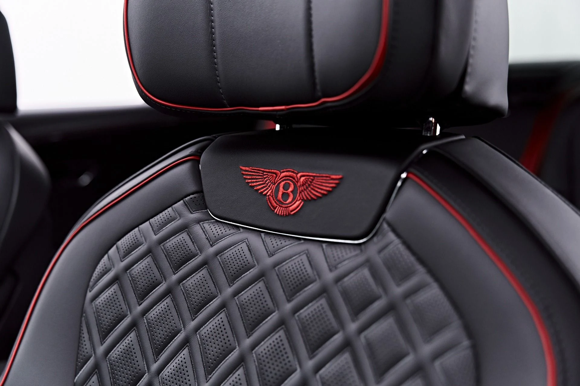 mph059_1523207302_Used_2022_Bentley_Flying_Spur_V8_1786412556_f278652301