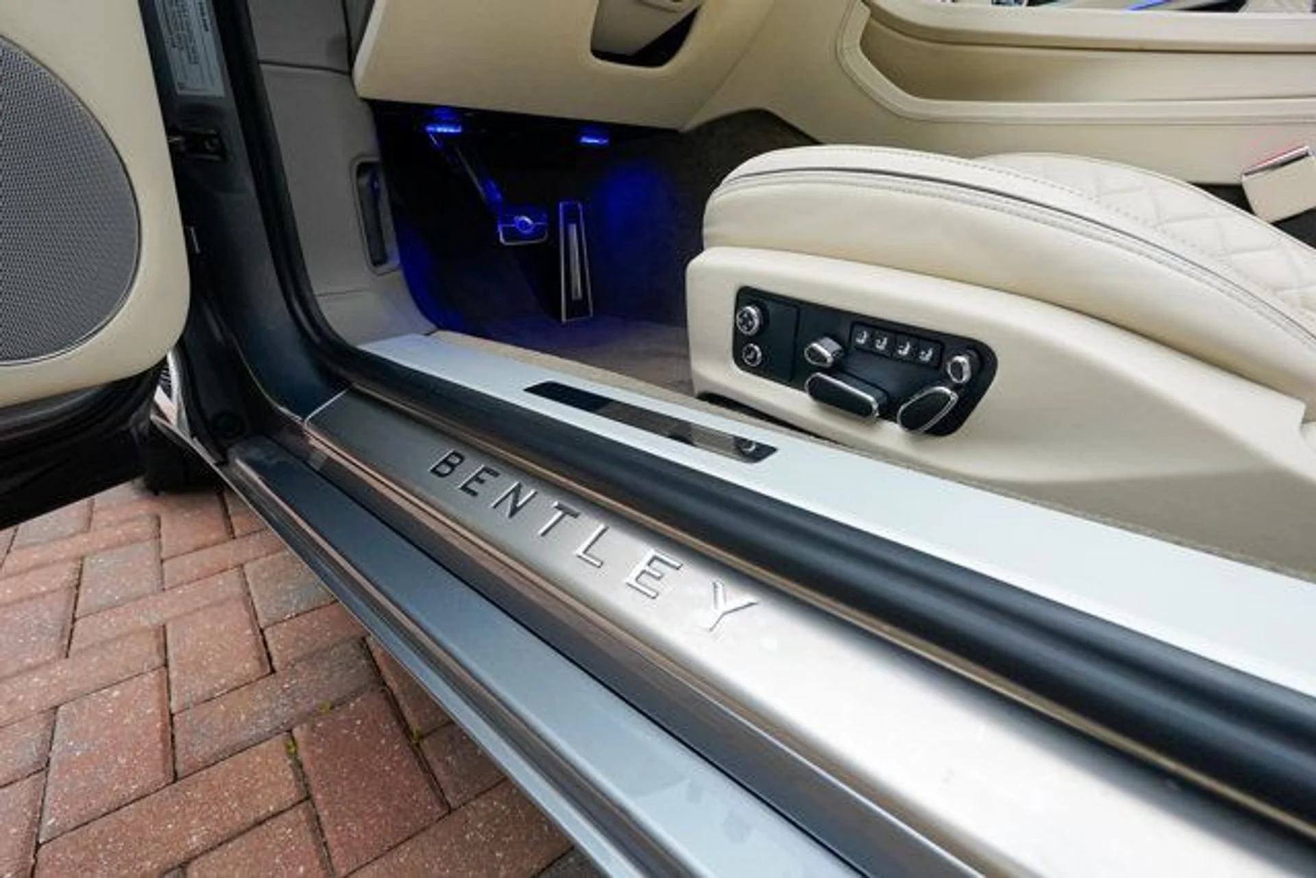 mph059_1530303501_22974034_60_640_896c37f421