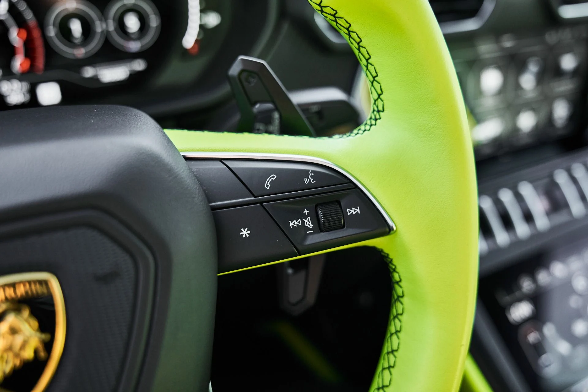 mph059_1538828351_Used_2022_Lamborghini_Urus_1774548670_7ccfa09336