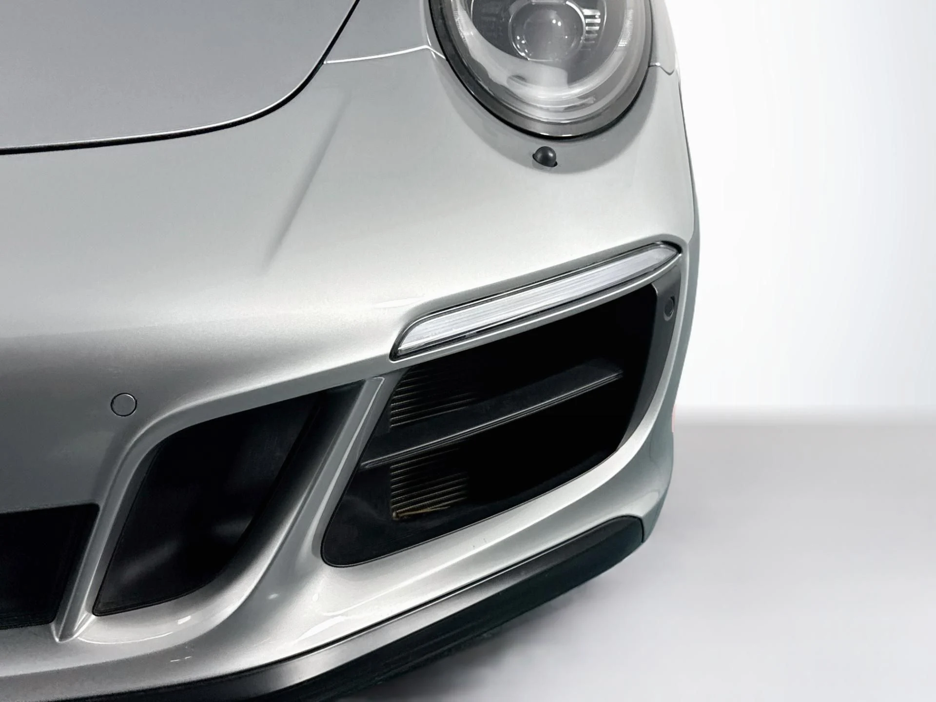 mph059_1541663081_Used_2018_Porsche_911_Carrera_4_GTS_1791931126_be54f55609