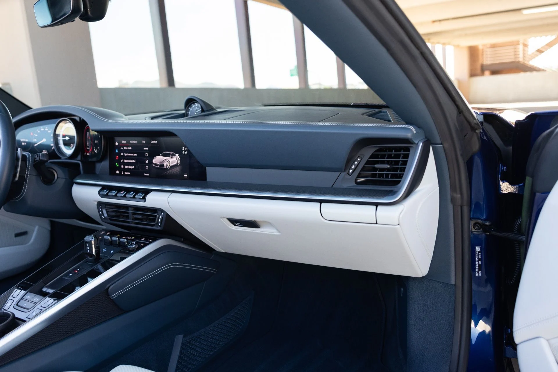 mph059_1547940156_Used_2023_Porsche_911_Turbo_S_1792529936_8bab19f60b