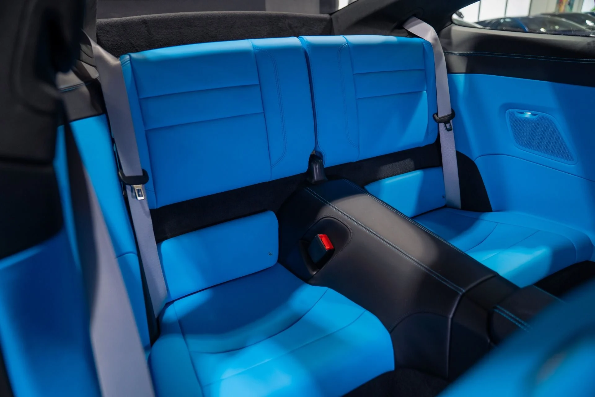 mph059_1550478101_Used_2026_Porsche_911_GT_3_Touring_Manual_Full_Riviera_Blue_Interior_1788905401_e0e0a5622b