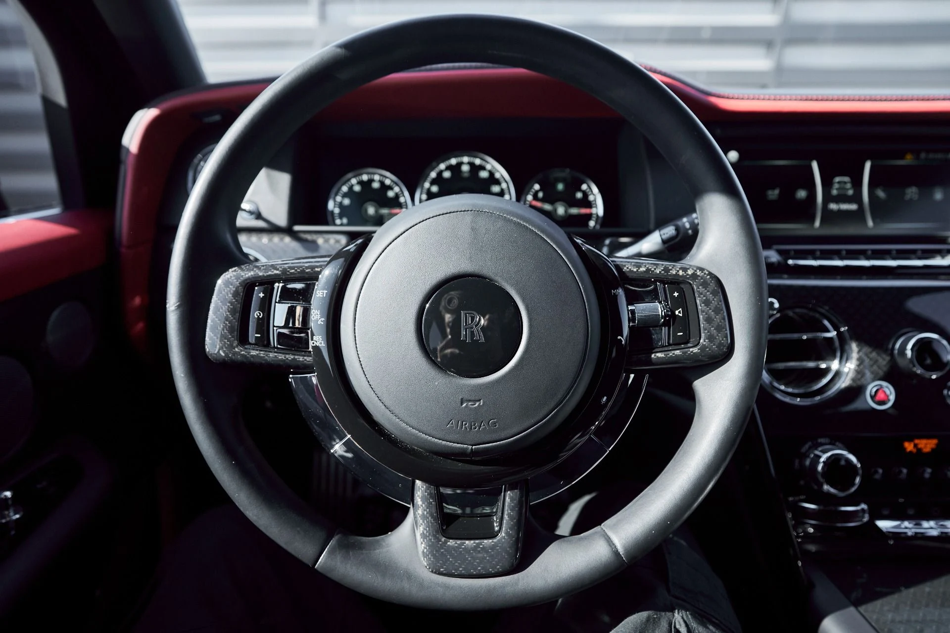 mph059_1643854276_Used_2022_Rolls_Royce_Cullinan_Black_Badge_1764038808_8e95665401