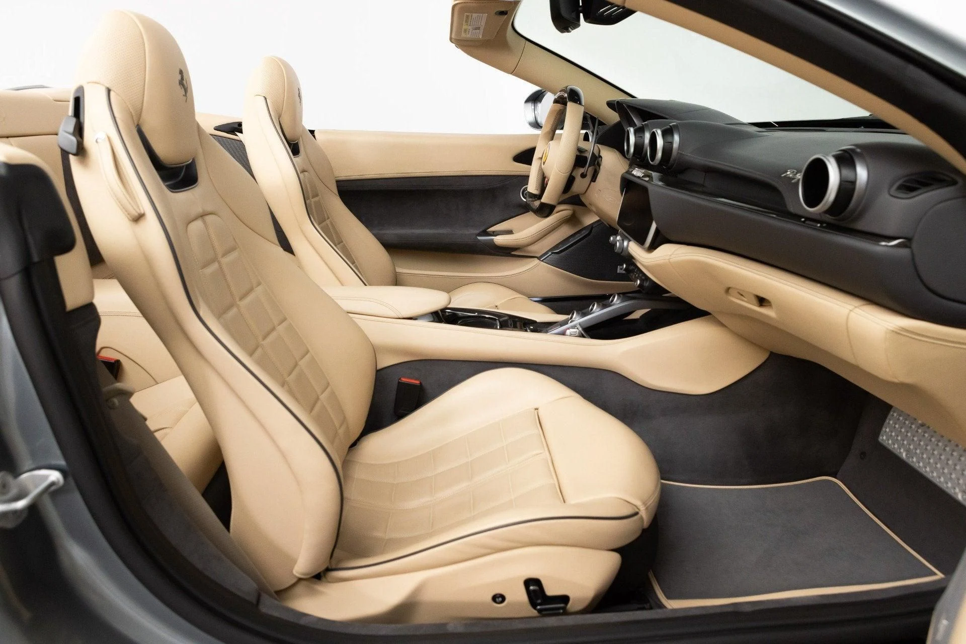 mph059_1672709414_Used_2019_Ferrari_Portofino_1792504074_79ea1595da