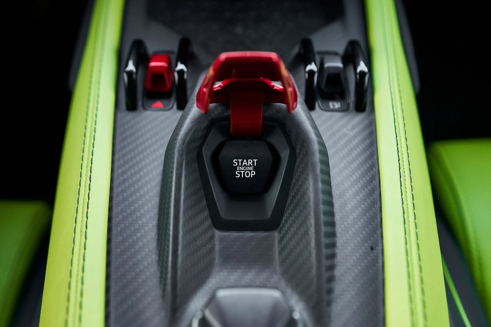 mph059_1693013328_Used_2024_Lamborghini_Revuelto_1763604781_0f19471ab7