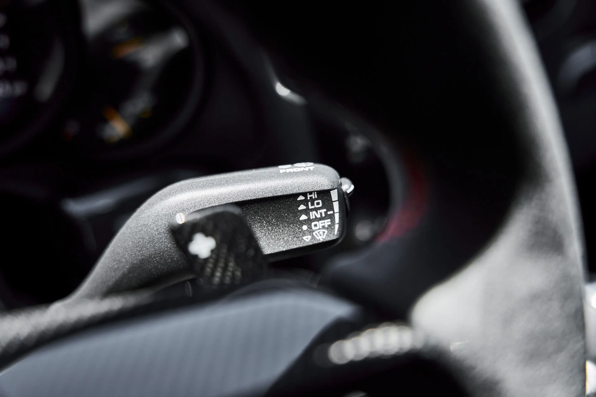 mph059_1703391269_Used_2018_Porsche_911_GT_2_RS_1778880990_4d53942602