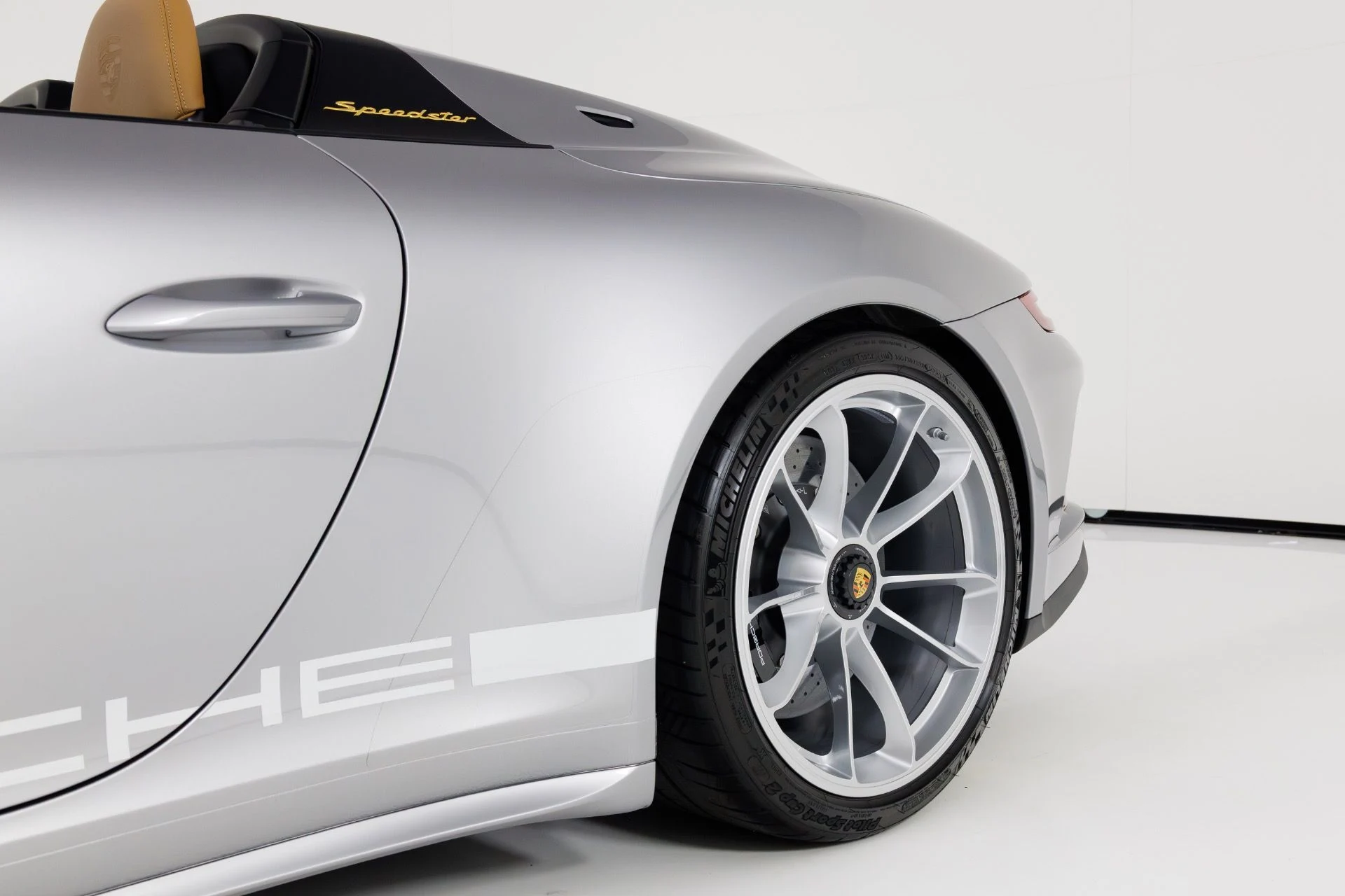 mph059_1732736037_Used_2019_Porsche_911_Speedster_1770313332_abee6fb99c