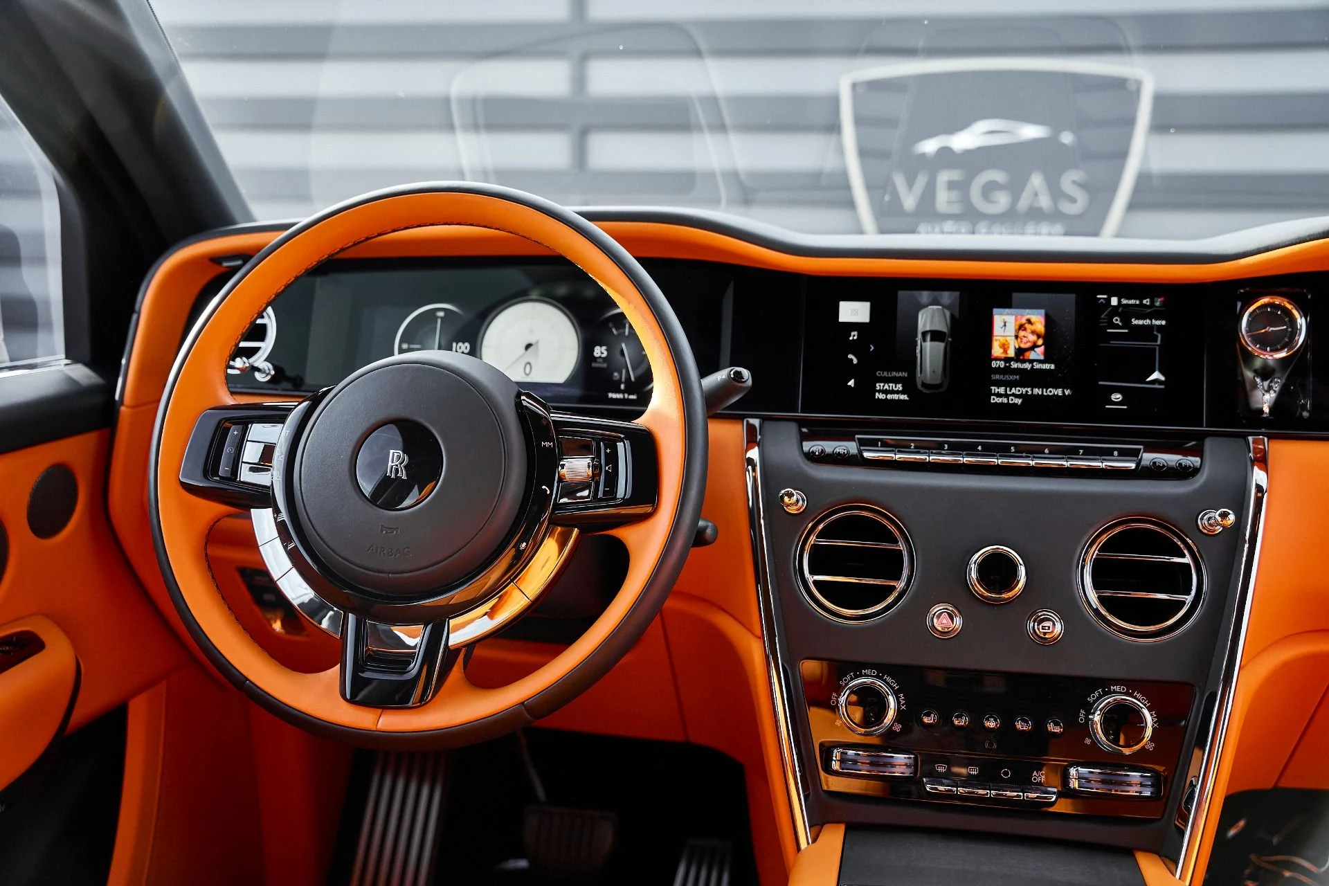 mph059_1755290297_Used_2025_Rolls_Royce_Cullinan_1766456702_b7d4c9abeb