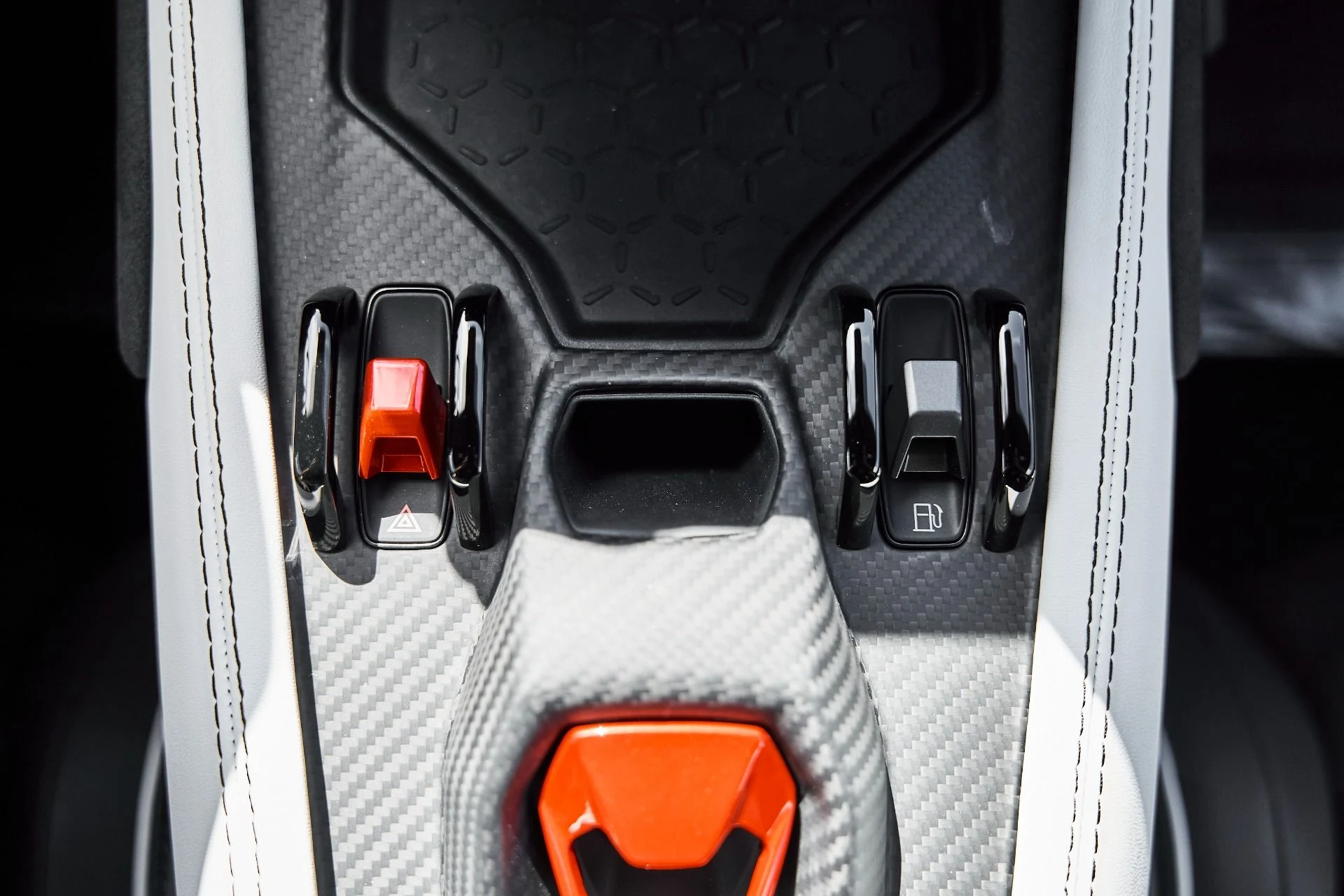 mph059_1757027406_Used_2026_Lamborghini_Revuelto_Base_1777078446_667230ddf4