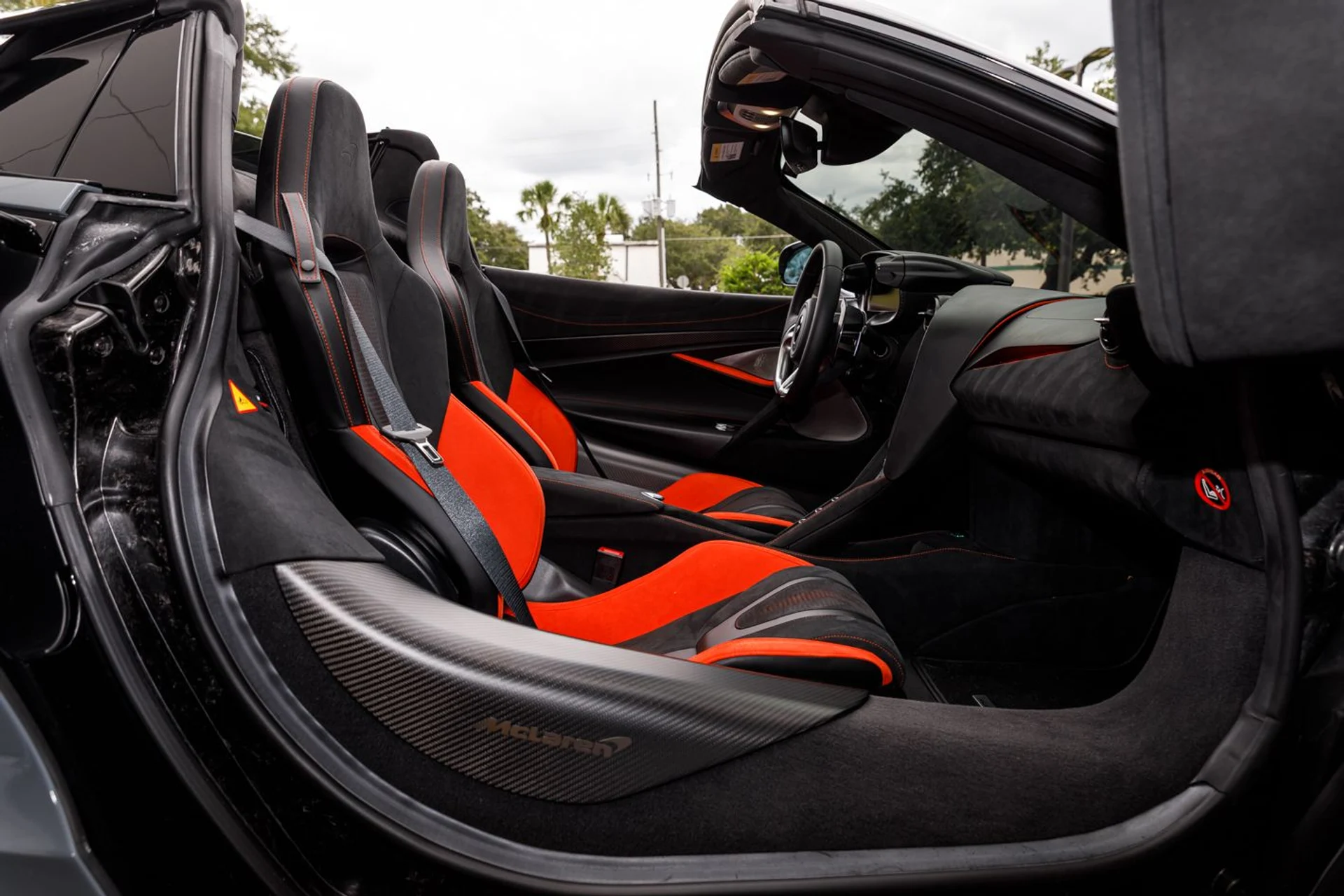 mph059_1785603920_Used_2024_Mc_Laren_750_S_Spider_Performance_c94c638070
