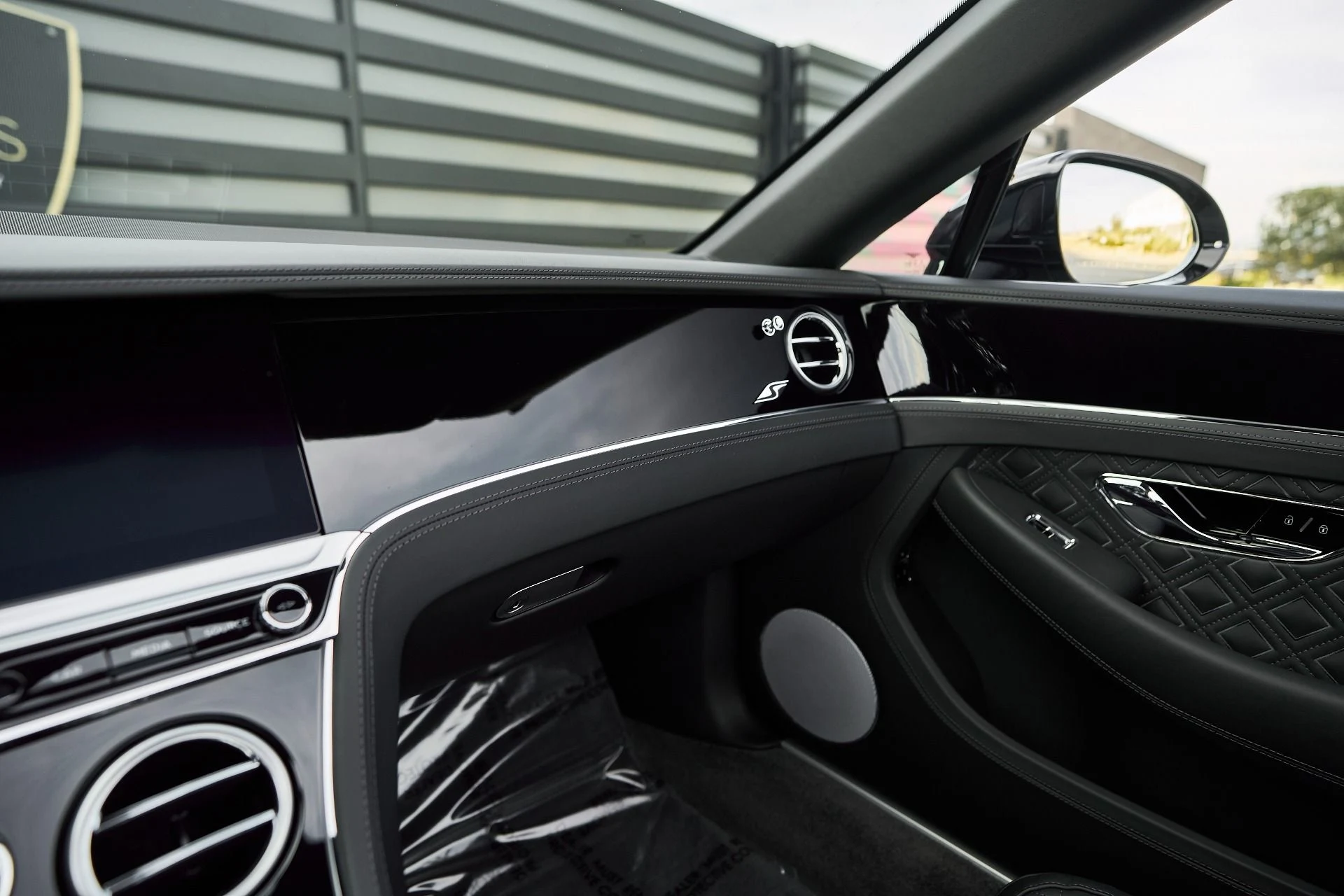 mph059_1808443887_Used_2024_Bentley_Continental_GT_V8_S_1764464442_79248ed294