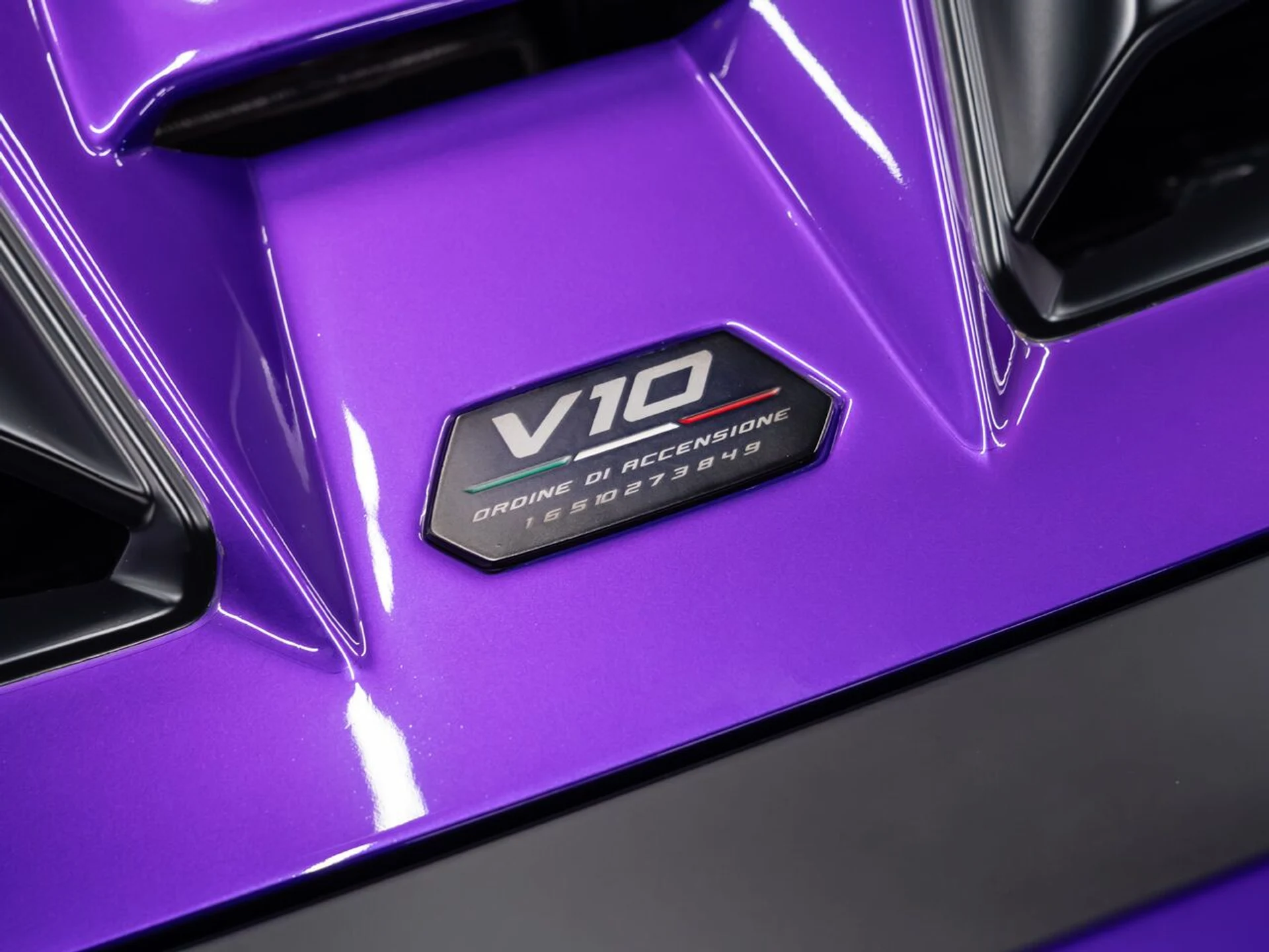 mph059_1876050736_lamborghini_huracan_tecnica_2023_61d7501fda