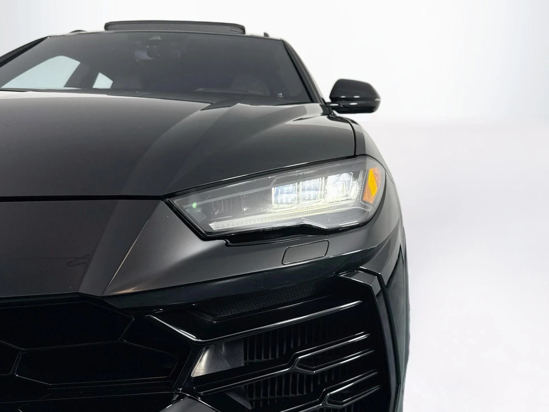 mph059_1958696815_Used_2022_Lamborghini_Urus_1786409423_dd8400a9af