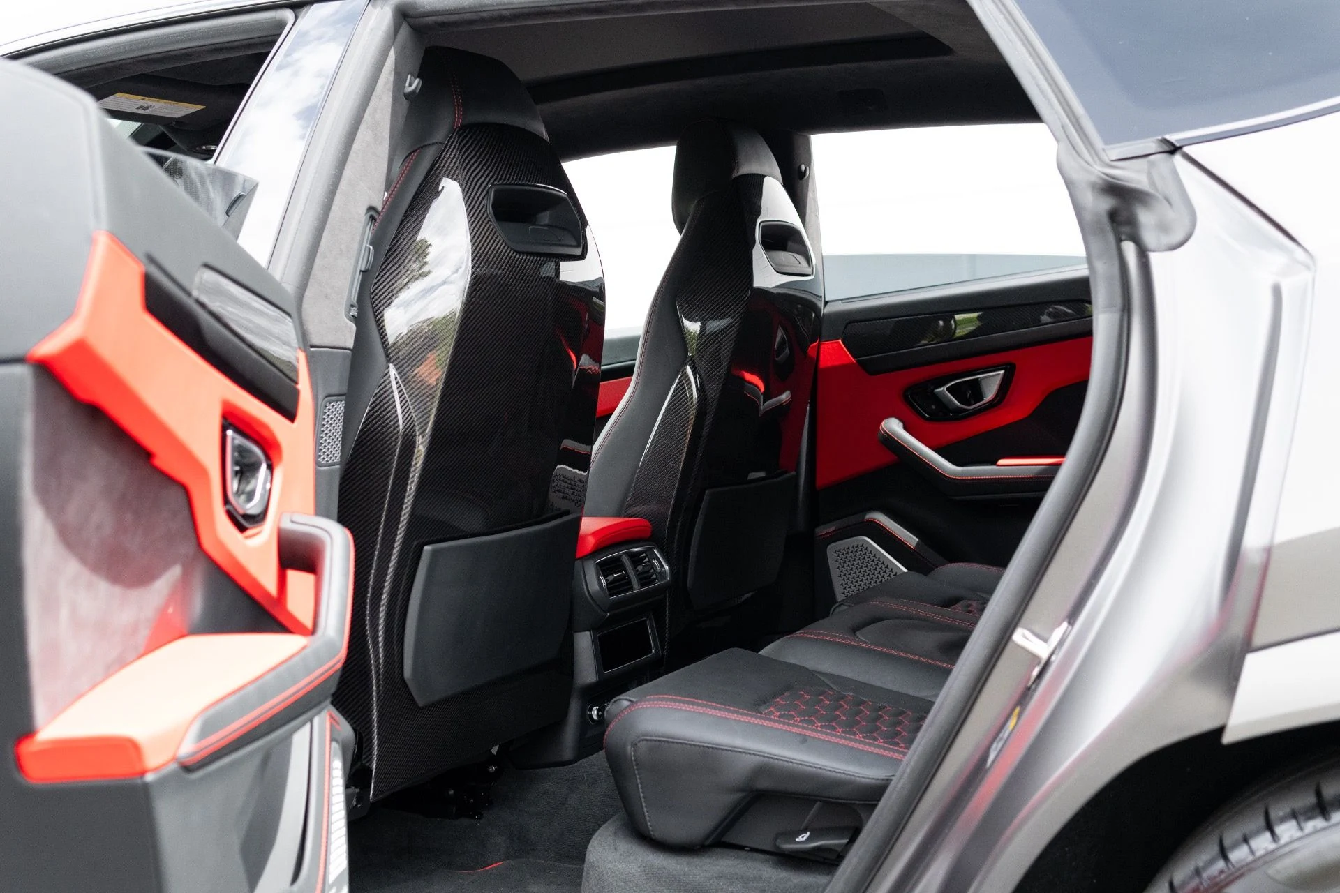 mph059_1982375991_Used_2022_Lamborghini_Urus_1773951331_9d8ef6ac85