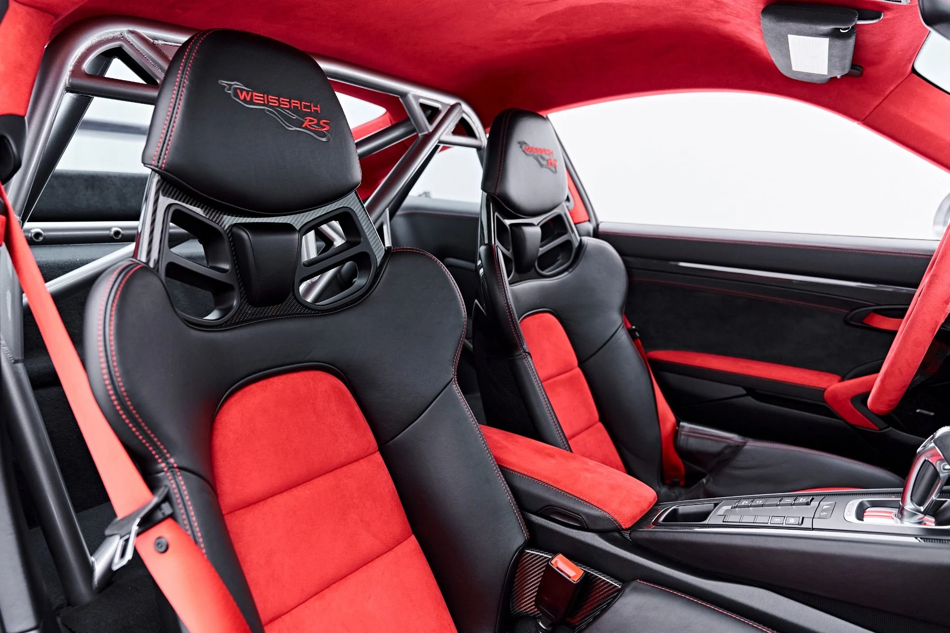 mph059_1985791599_Used_2019_Porsche_911_GT_2_RS_1788559276_67374b3578