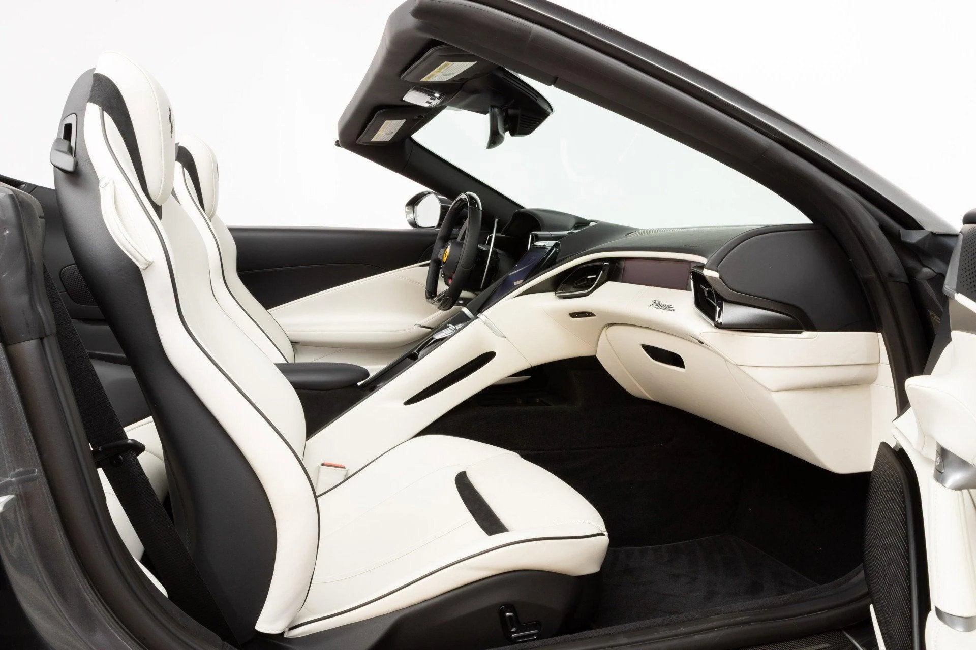 mph059_1996584666_Used_2024_Ferrari_Roma_Spider_1777367392_74c8068635