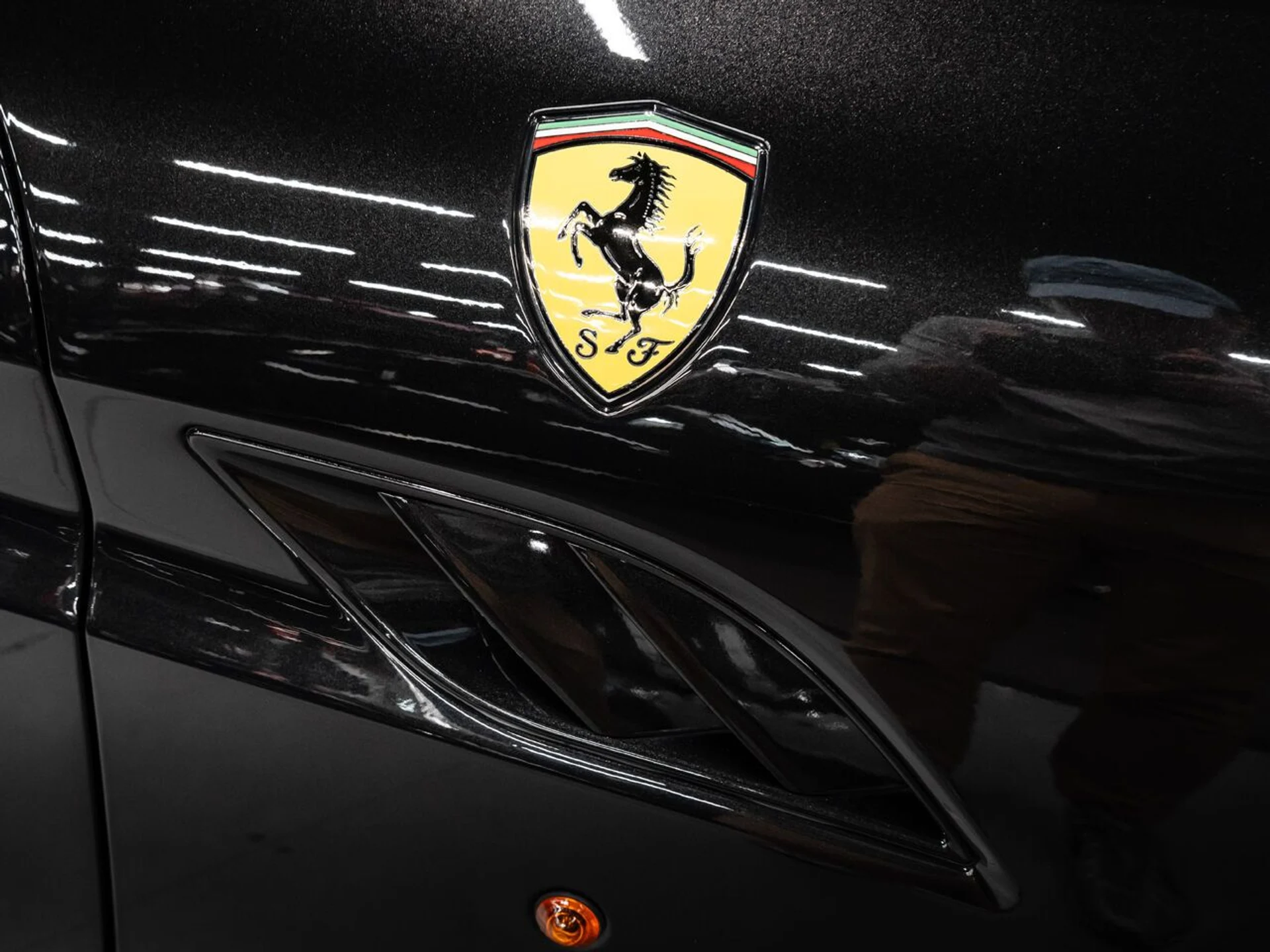 mph059_2001691304_ferrari_california_2011_a739a27852