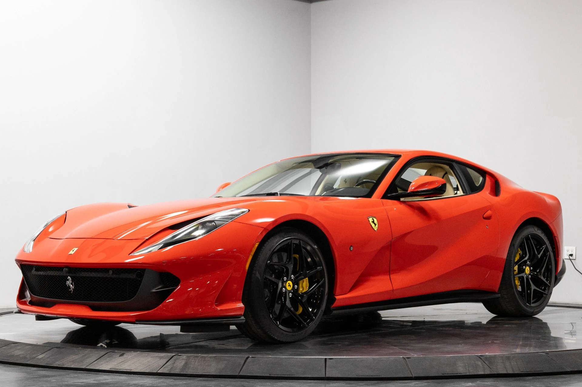 mph059_2010099550_Used_2018_Ferrari_812_Superfast_1763480061_327209e4e4
