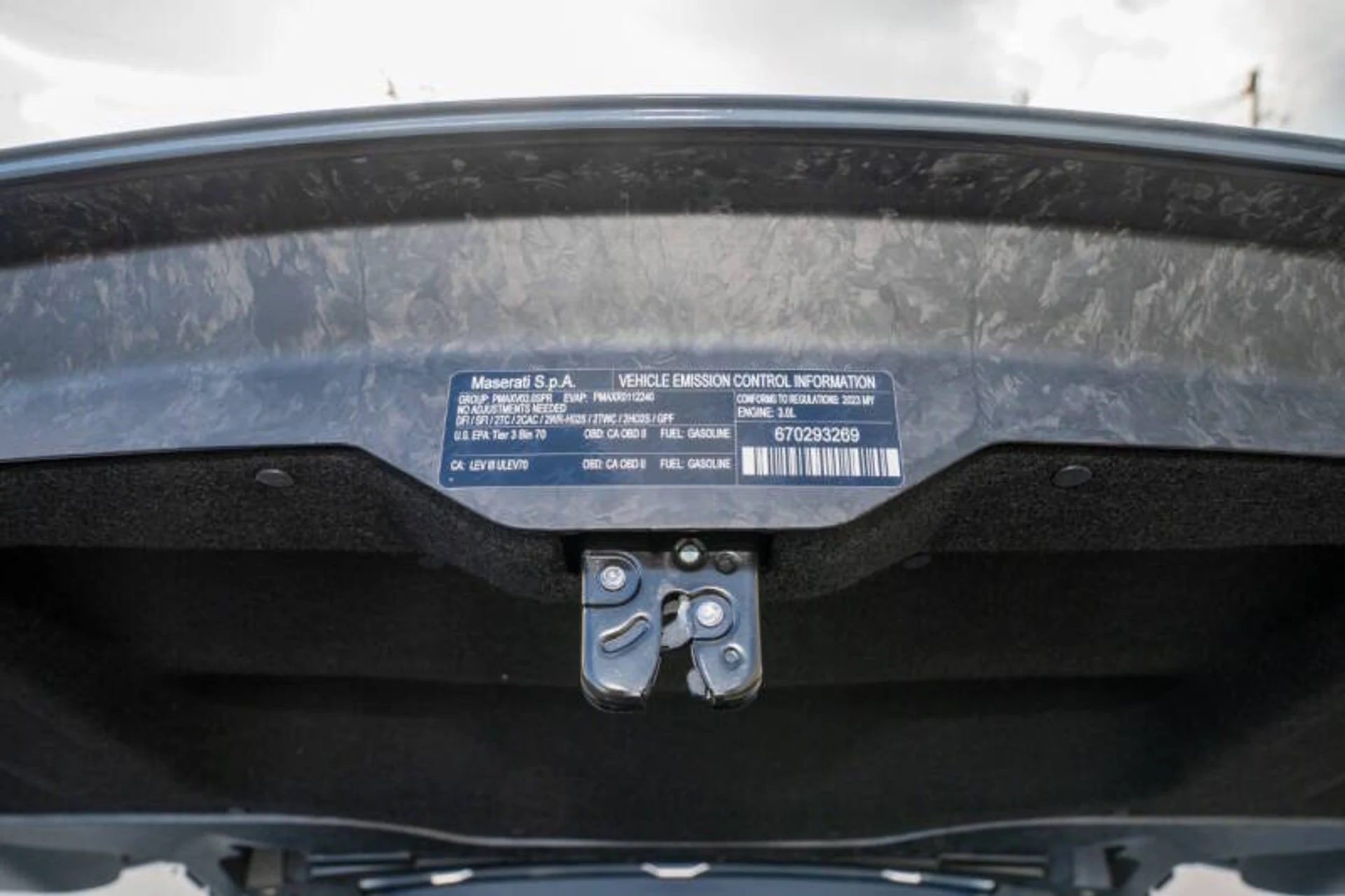 mph059_202236990_2023_maserati_mc20_base_2dr_coupe_bb092b8e2d