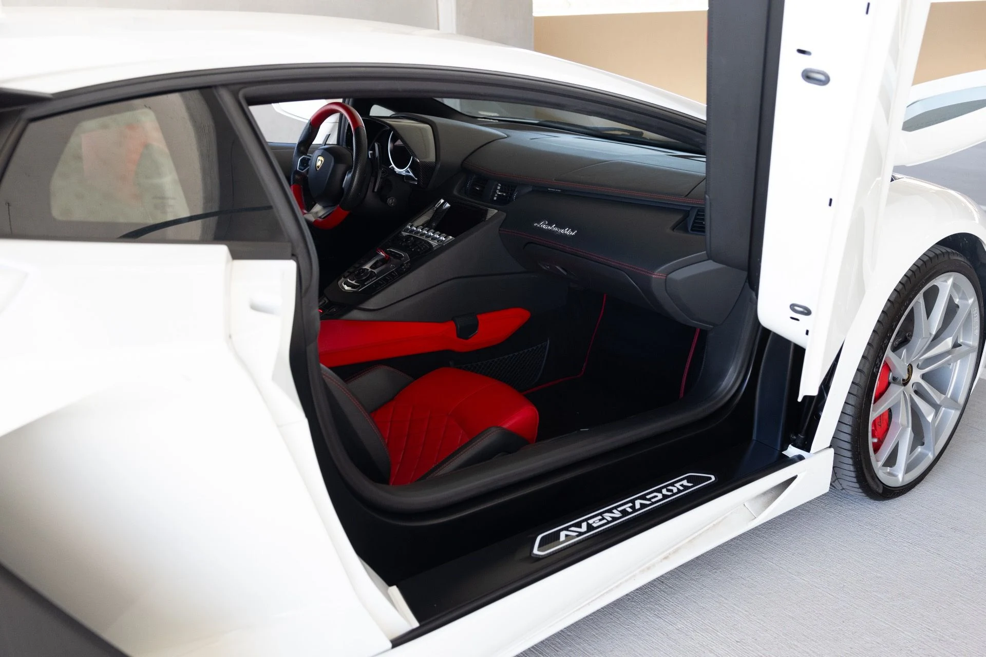 mph059_2041166756_Used_2015_Lamborghini_Aventador_LP_700_4_1785451056_78af5e95ae