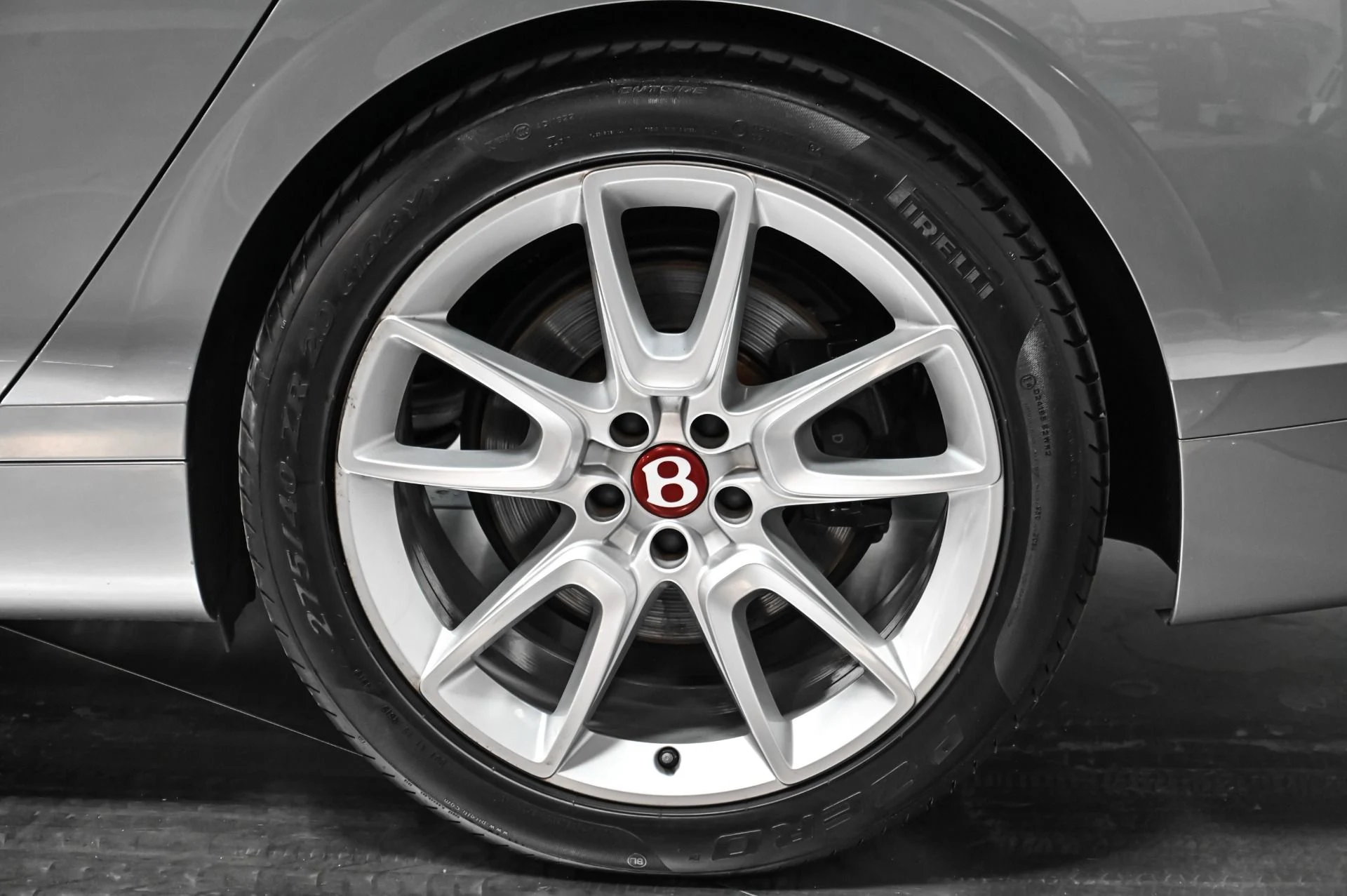 mph059_2076772500_Used_2018_Bentley_Flying_Spur_V8_S_1754506017_d3a9d7df76