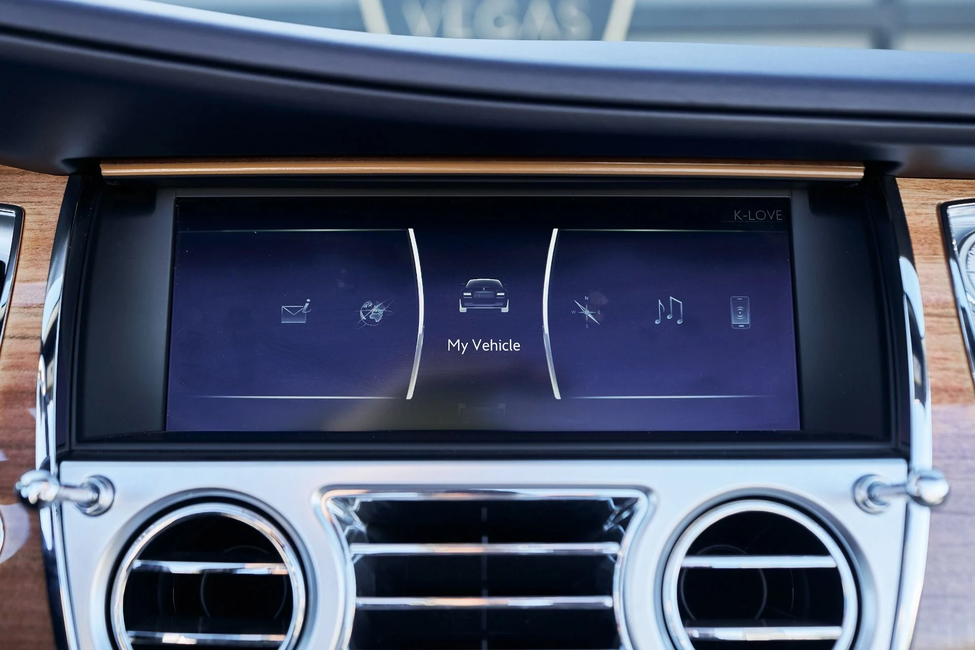 mph059_2078971167_Used_2018_Rolls_Royce_Dawn_1764124453_27e5a48dbd