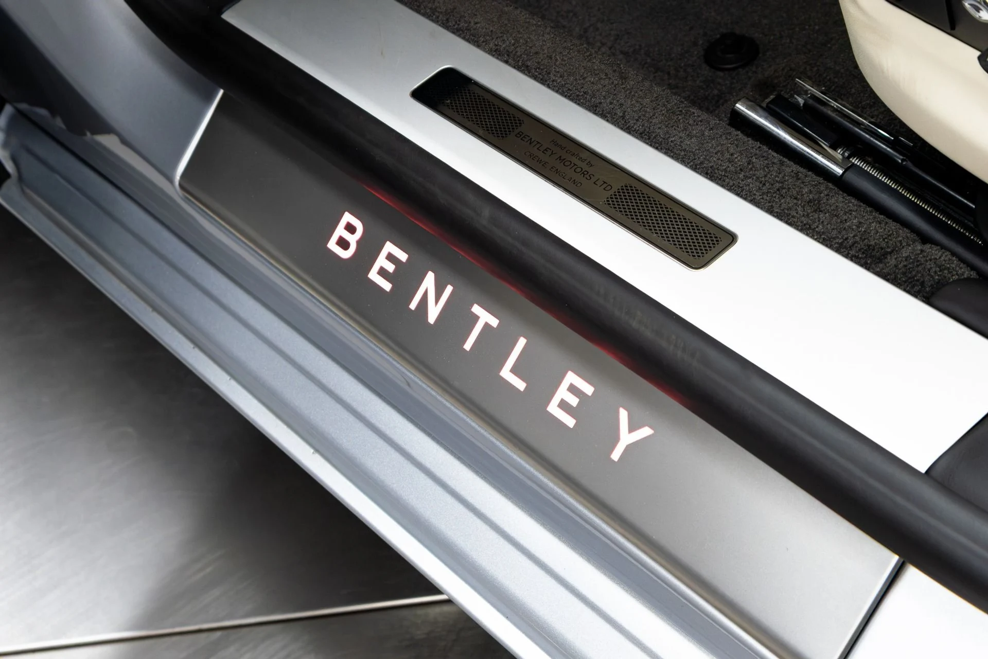 mph059_2099121406_Used_2021_Bentley_Flying_Spur_W12_1772666284_ea78841786