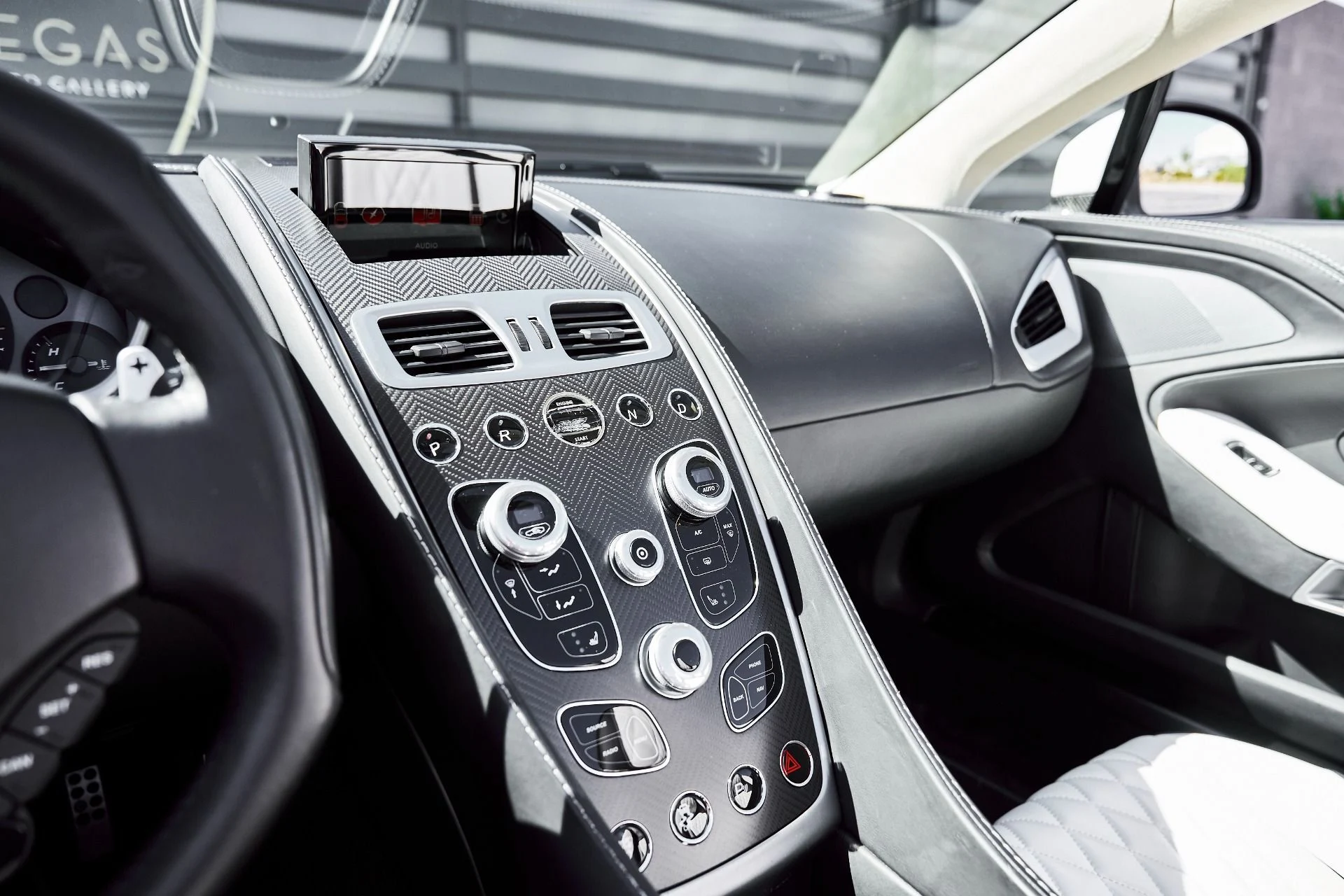 mph059_2126424319_Used_2017_Aston_Martin_Vanquish_Volante_1773797536_c8859de978