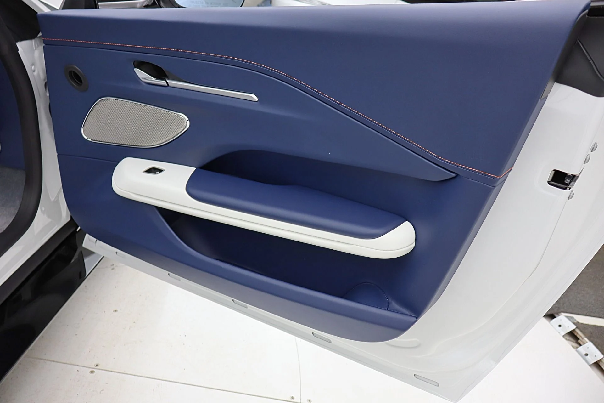 mph059_2147627634_New_2026_Aston_Martin_Vantage_S_c75d7b56a8